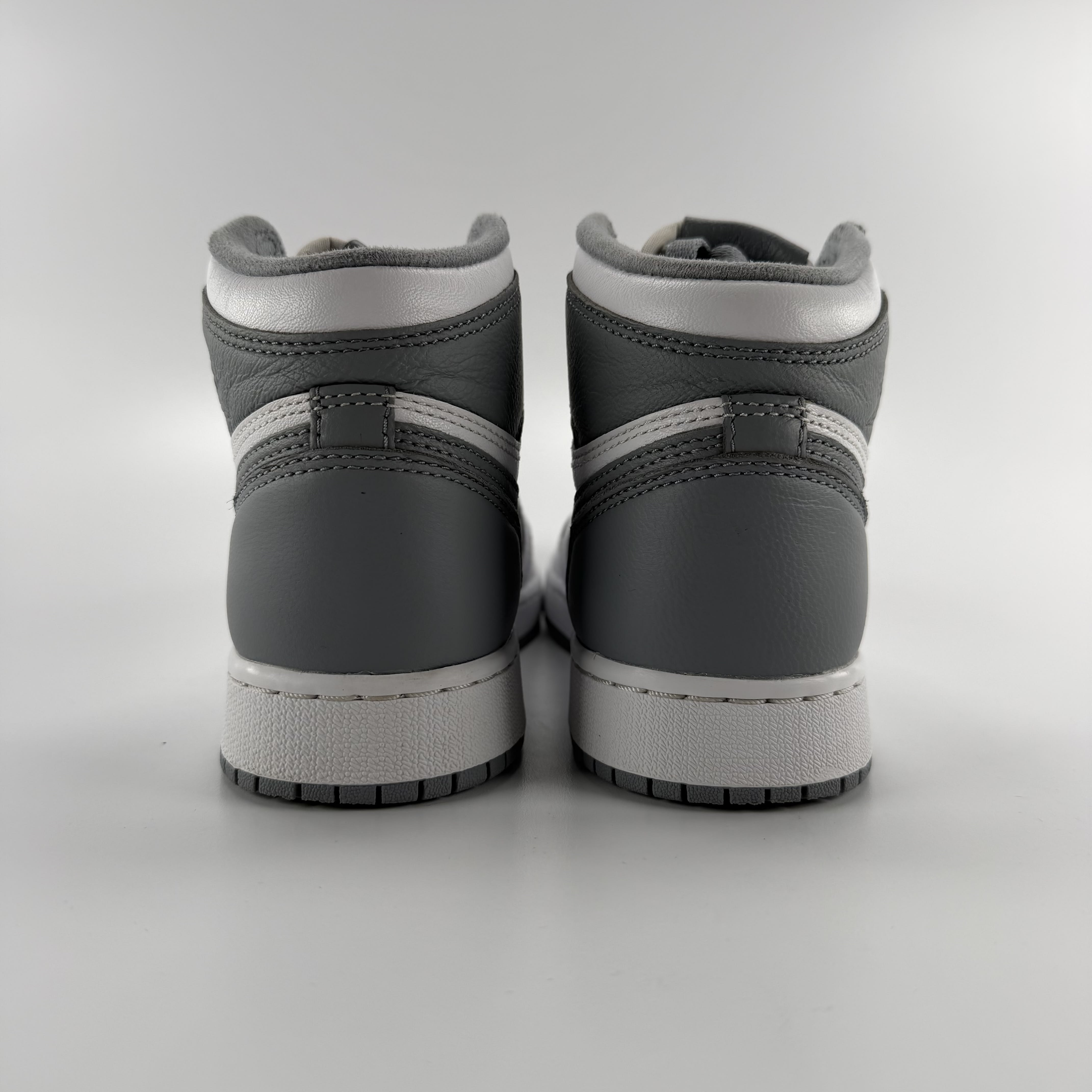 634748 Air Jordan 1 Retro High OG GS 'Stealth'