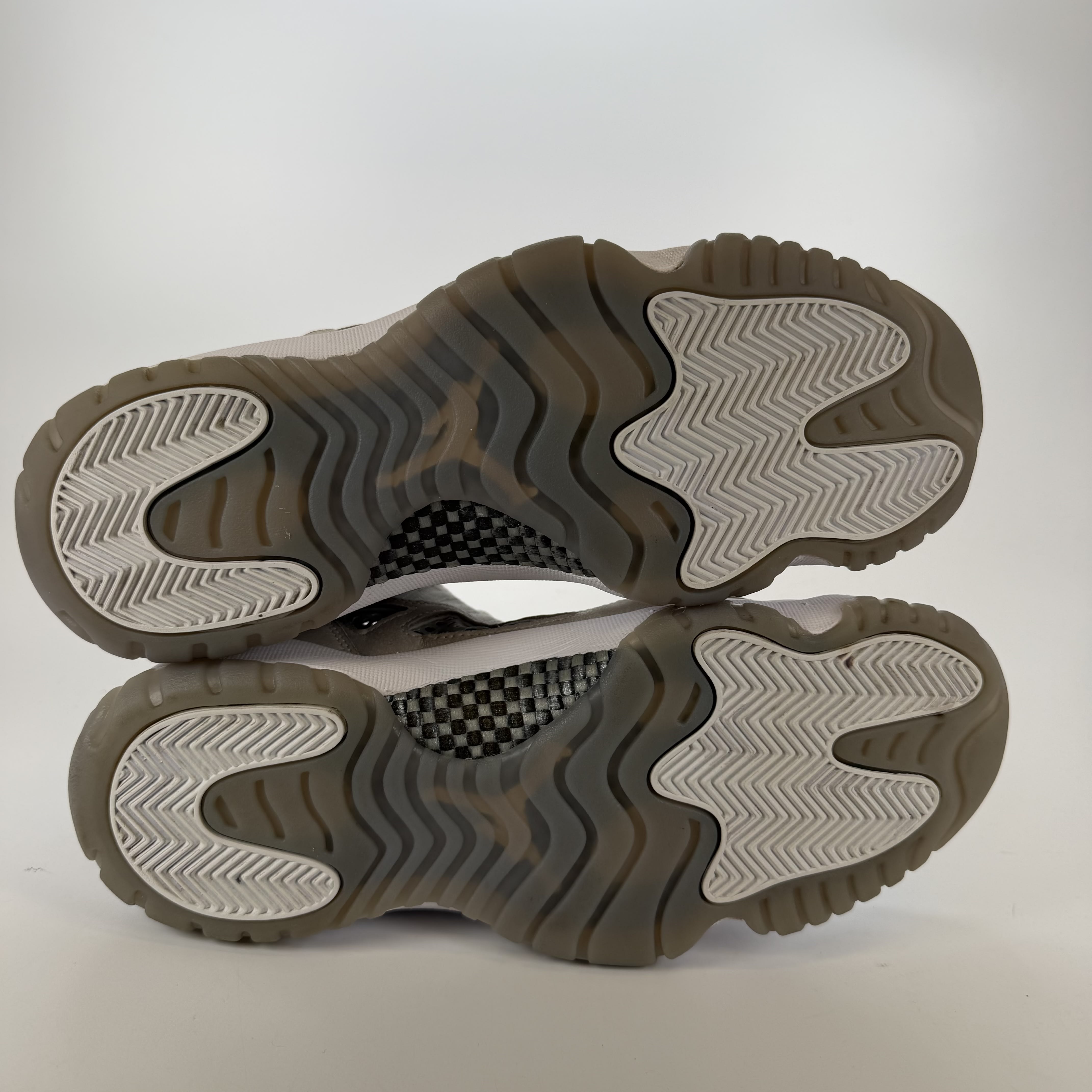 SP3490 Jordan 11 Retro Low IE Light Orewood Brown