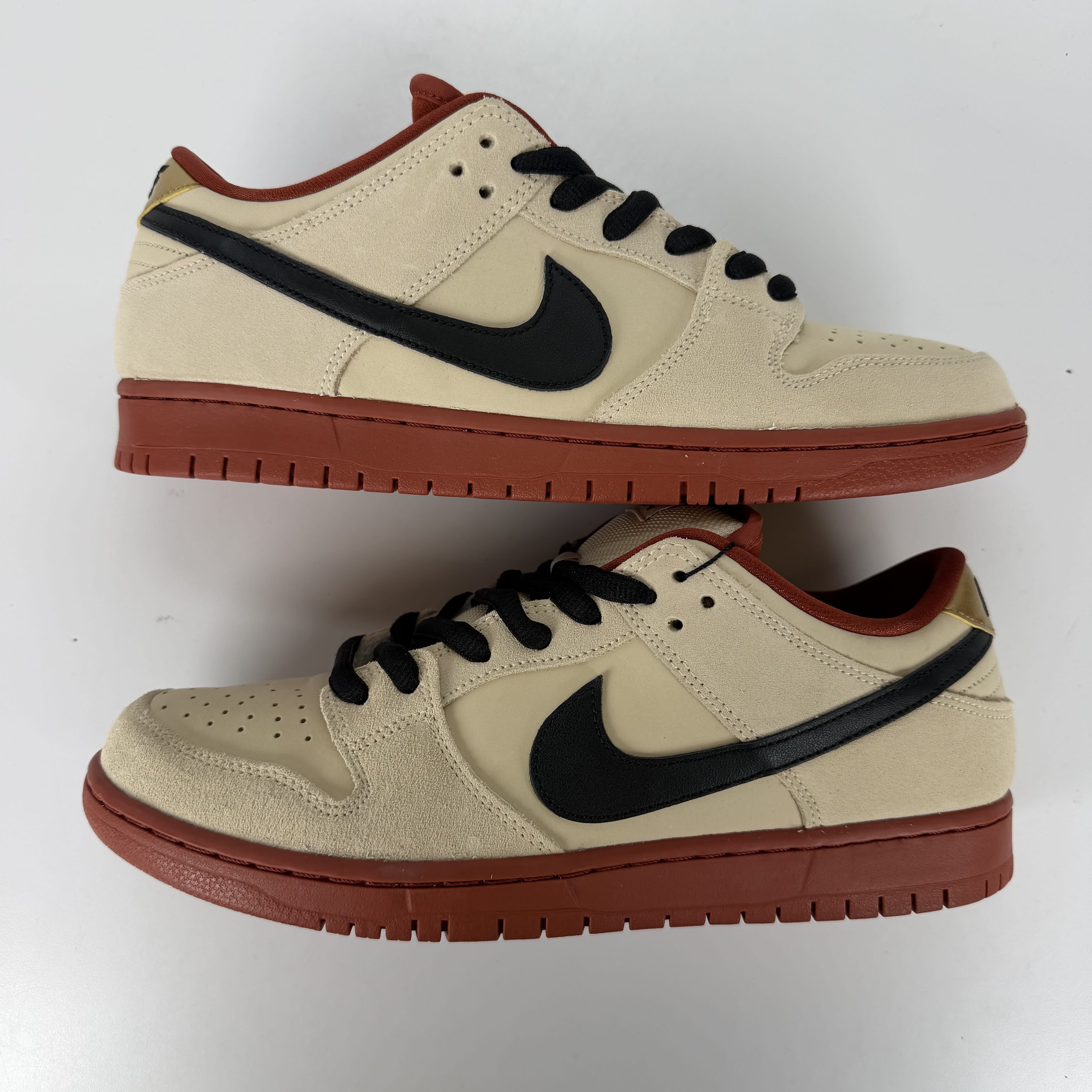 SP3680 Nike SB Dunk Low Pro Hennessy