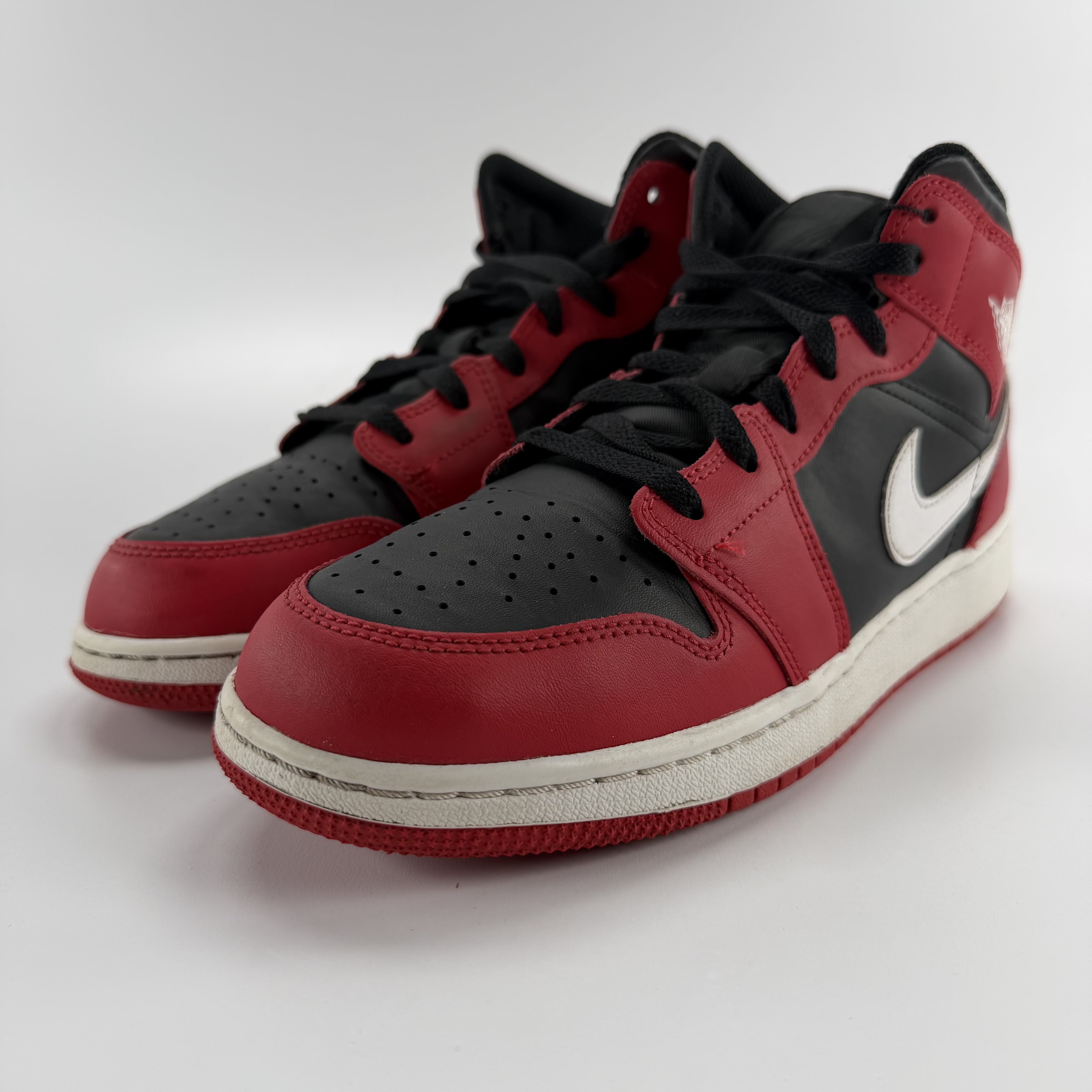 698898 Jordan 1 Mid Gym Red Black White (GS)
