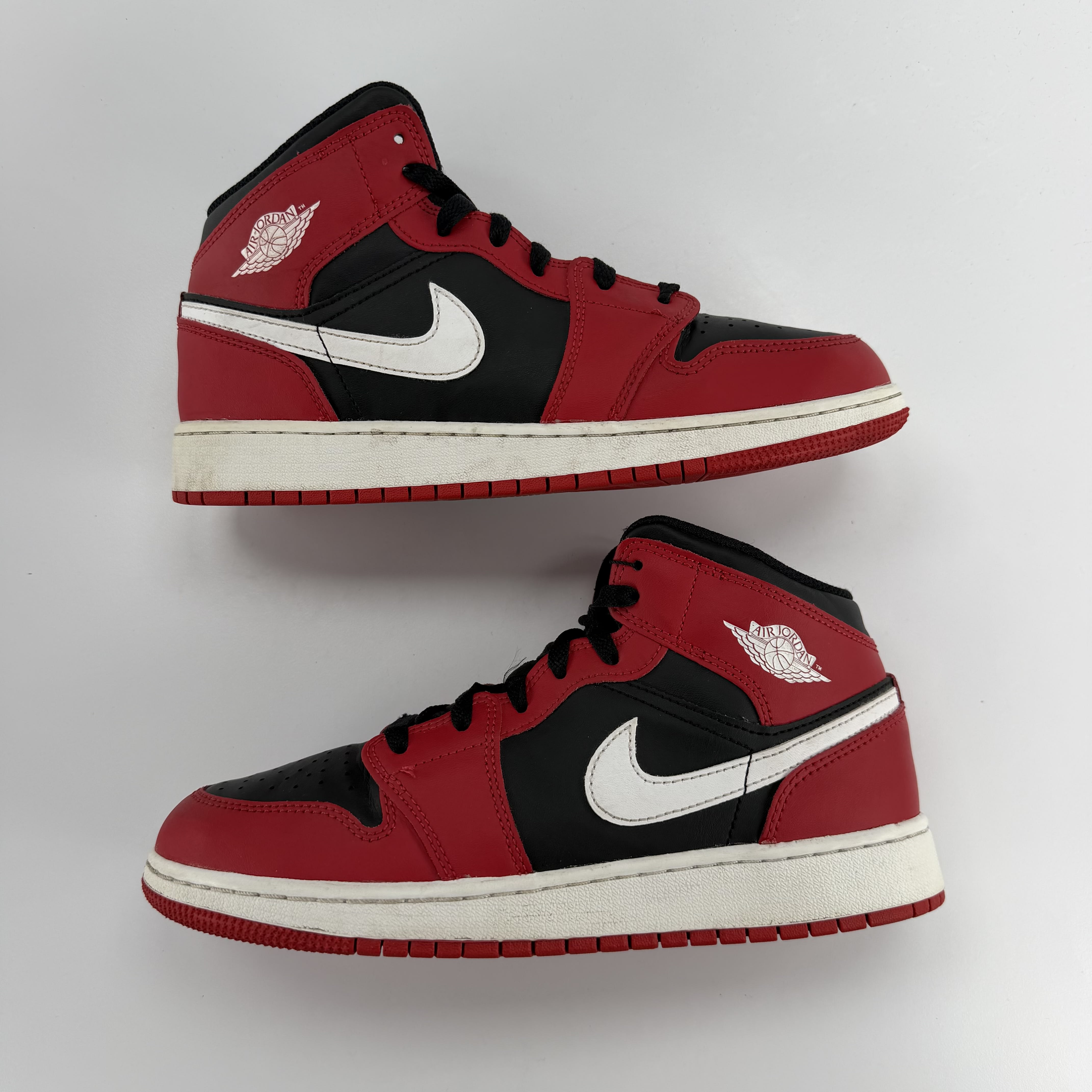 698898 Jordan 1 Mid Gym Red Black White (GS)