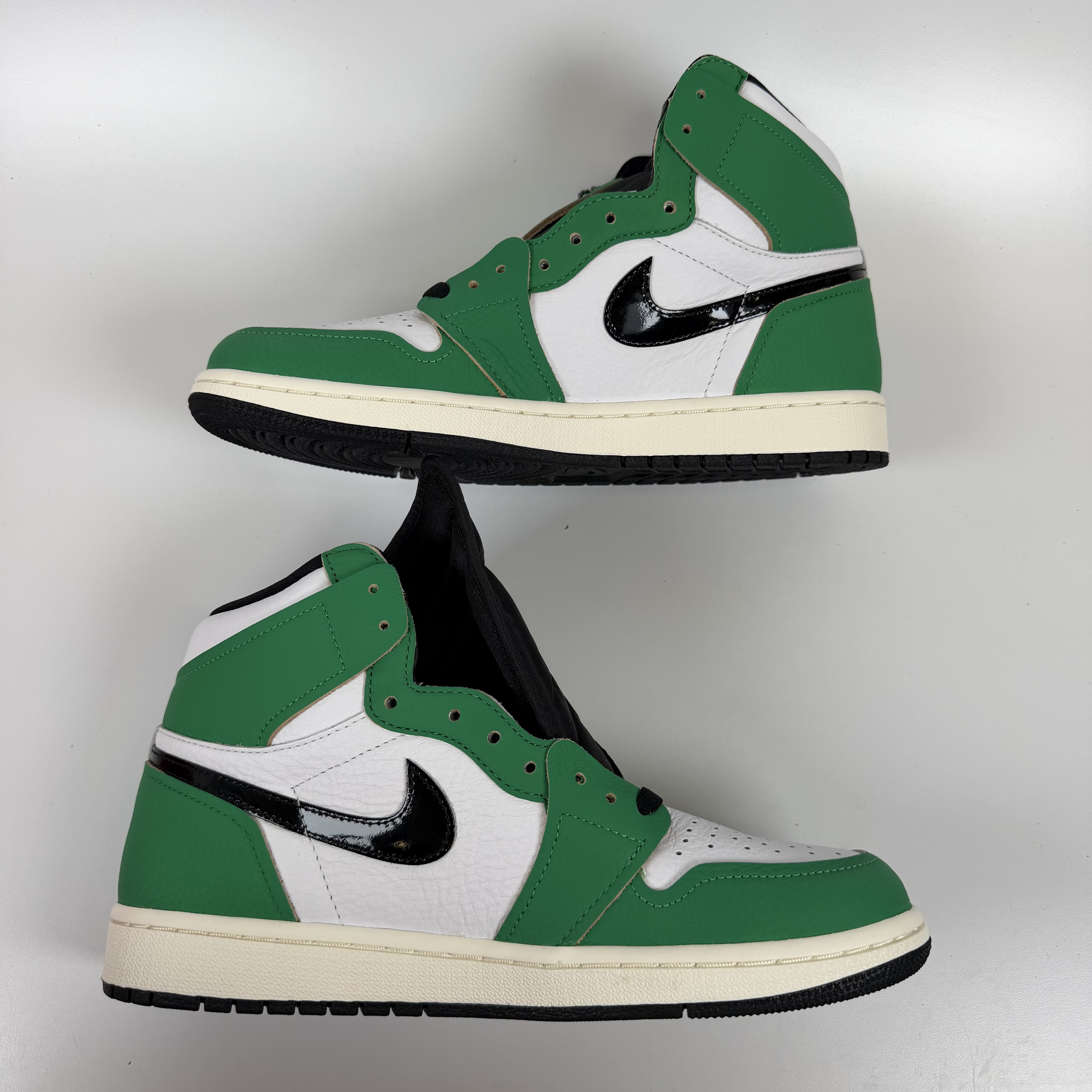 SP8877 Jordan 1 Retro High Lucky Green (Women's)