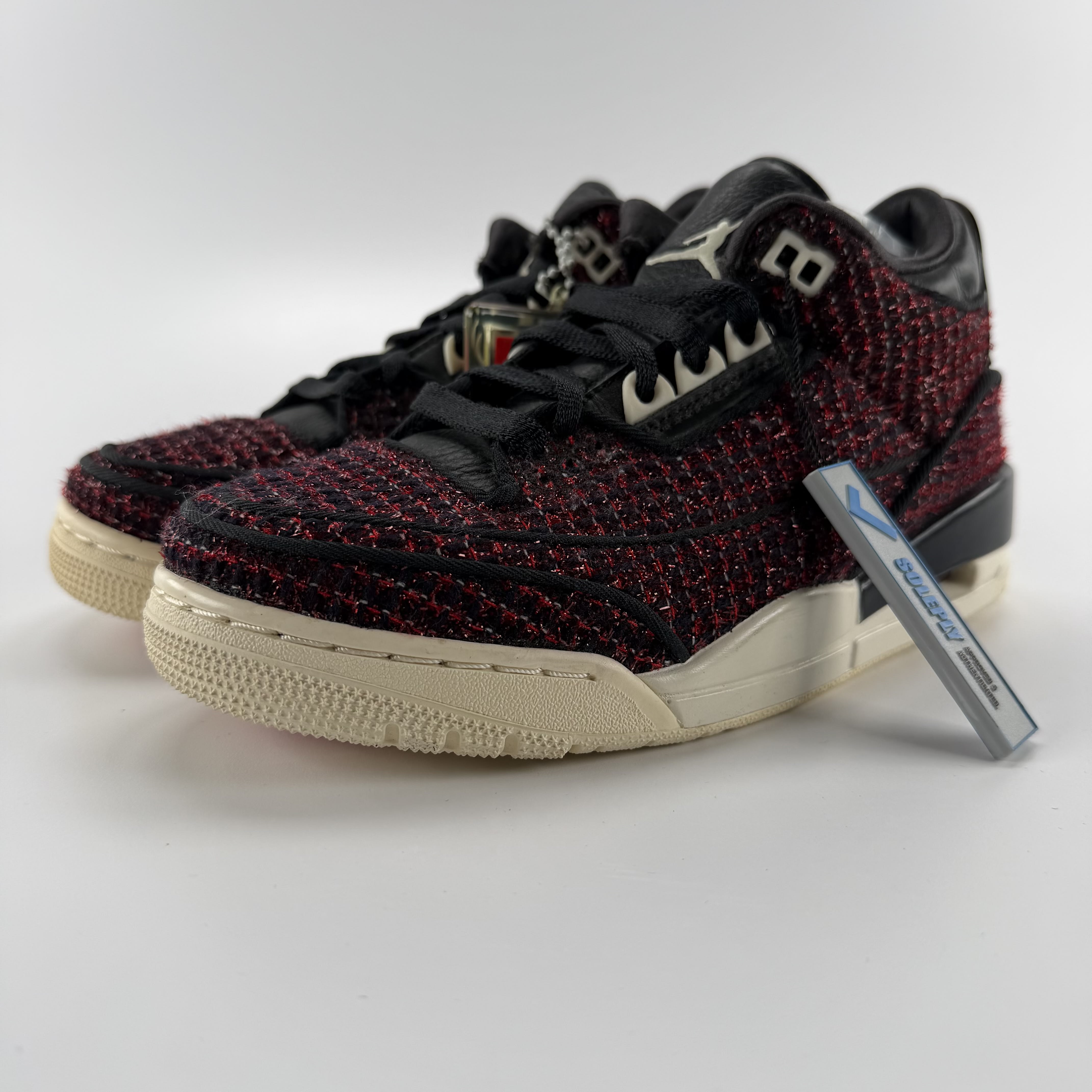 282362 Anna Wintour x Wmns Air Jordan 3 Retro 'University Red'