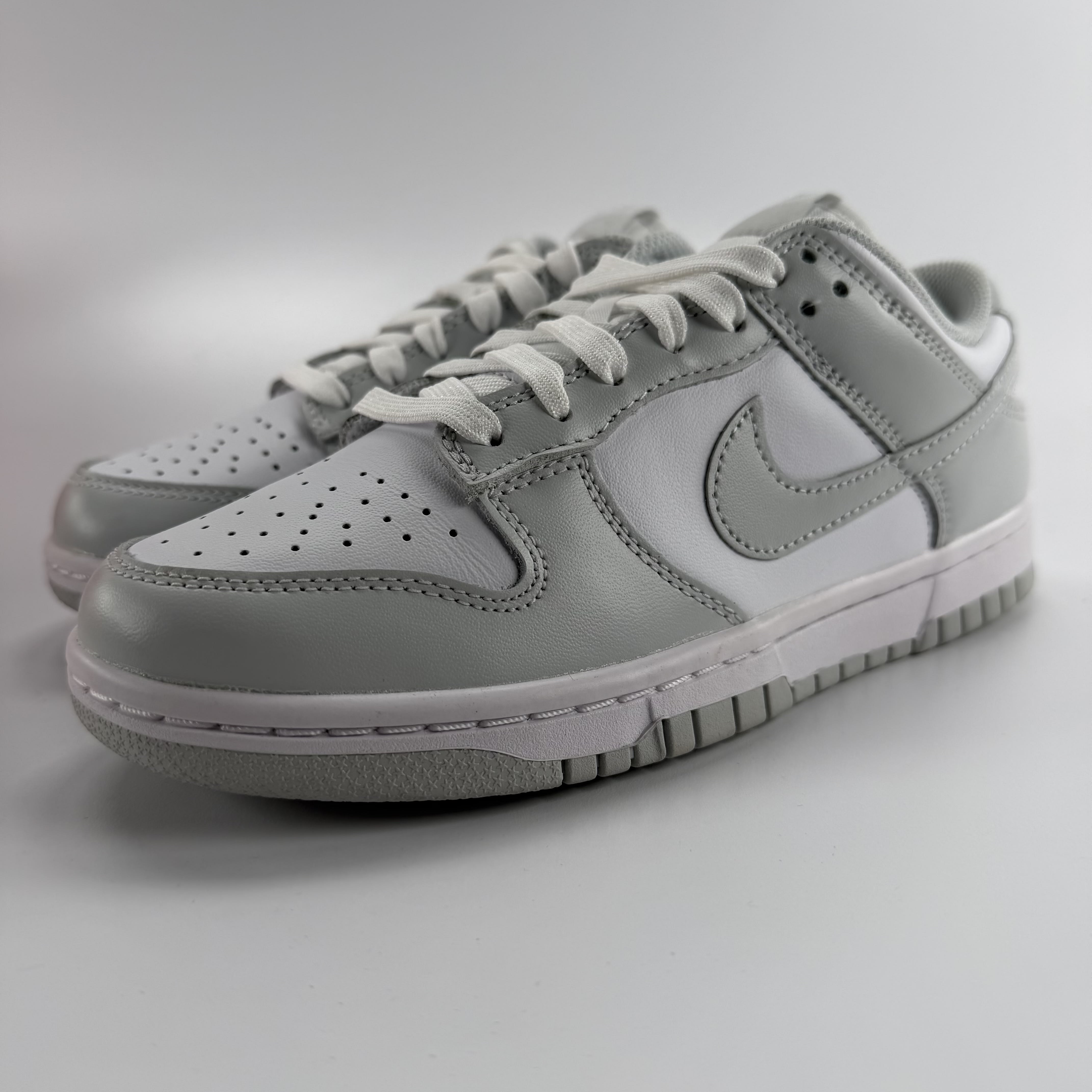 279922 Nike Dunk Low Photon Dust (Women's)