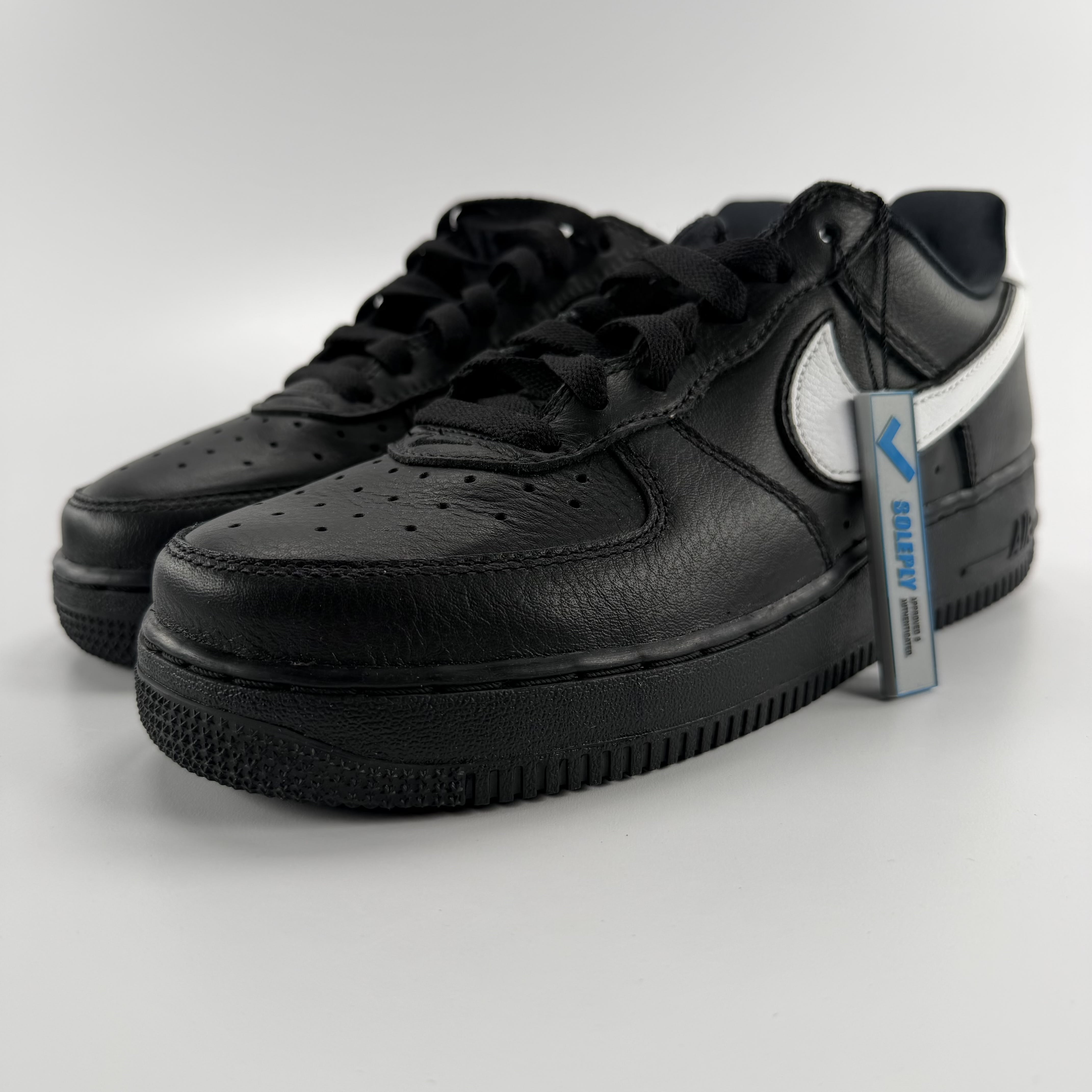 700858 Nike Air Force 1 Low QS Black White