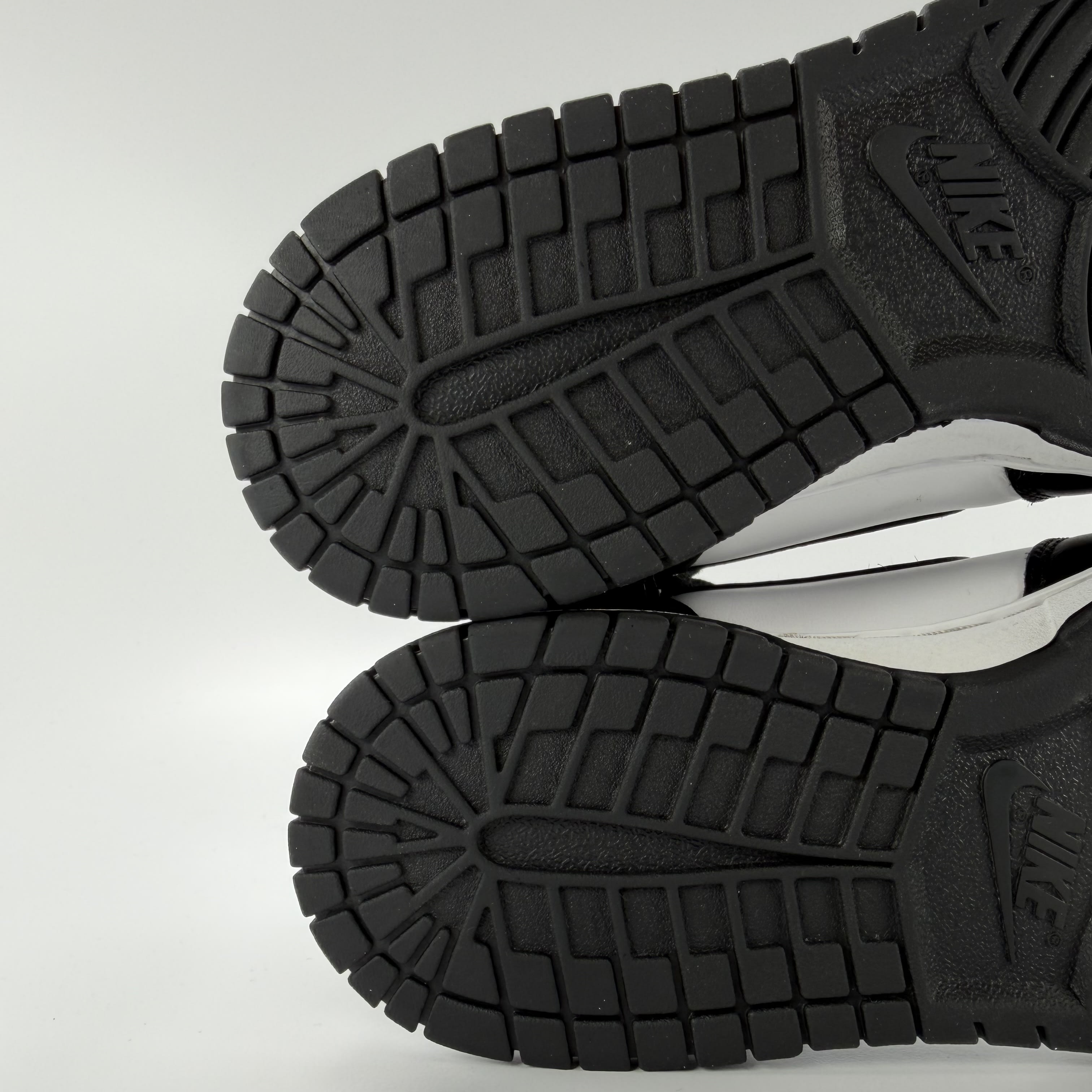 521377 Nike Dunk High Panda Black White (2021/2024)