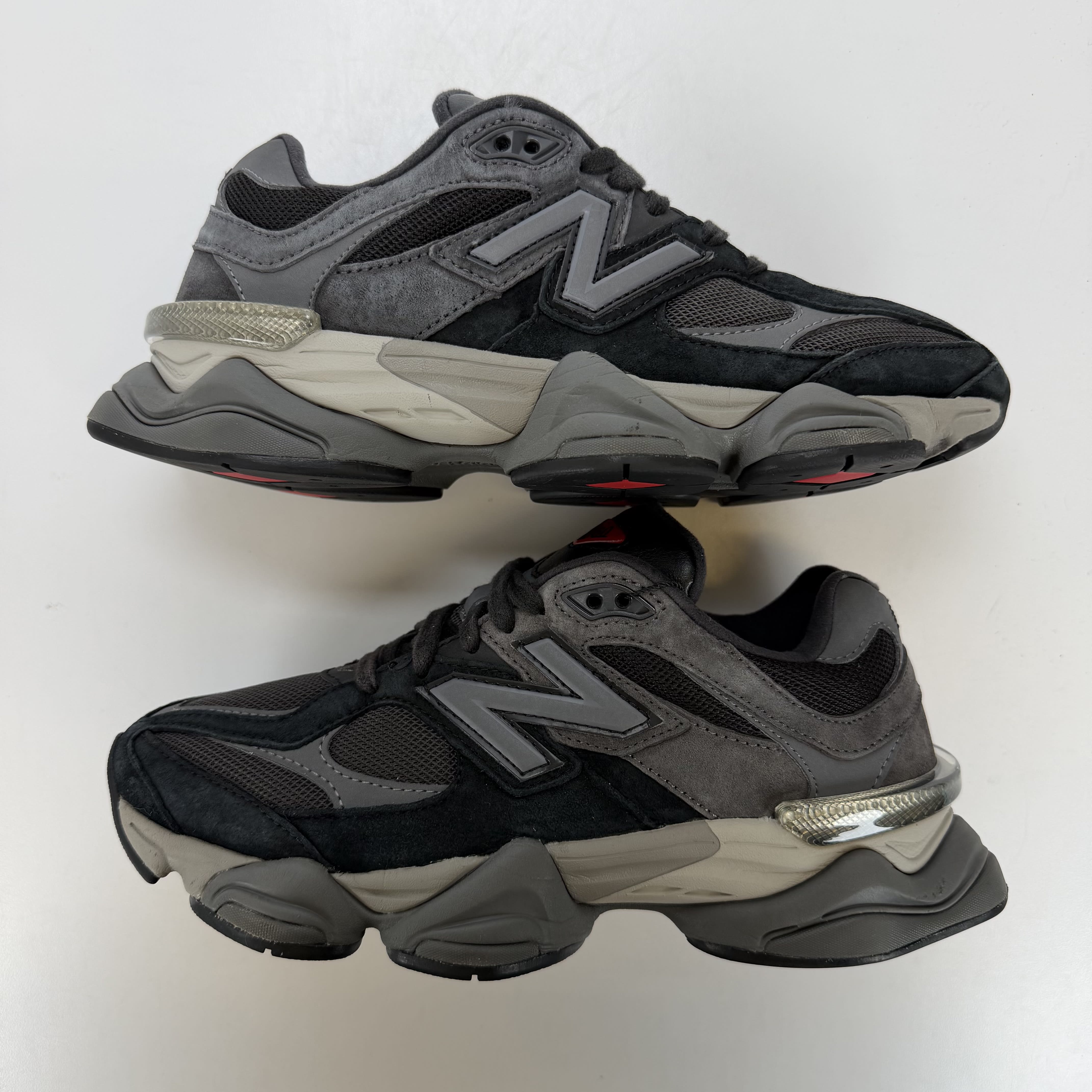 SP3699 9060 'Black Castlerock'