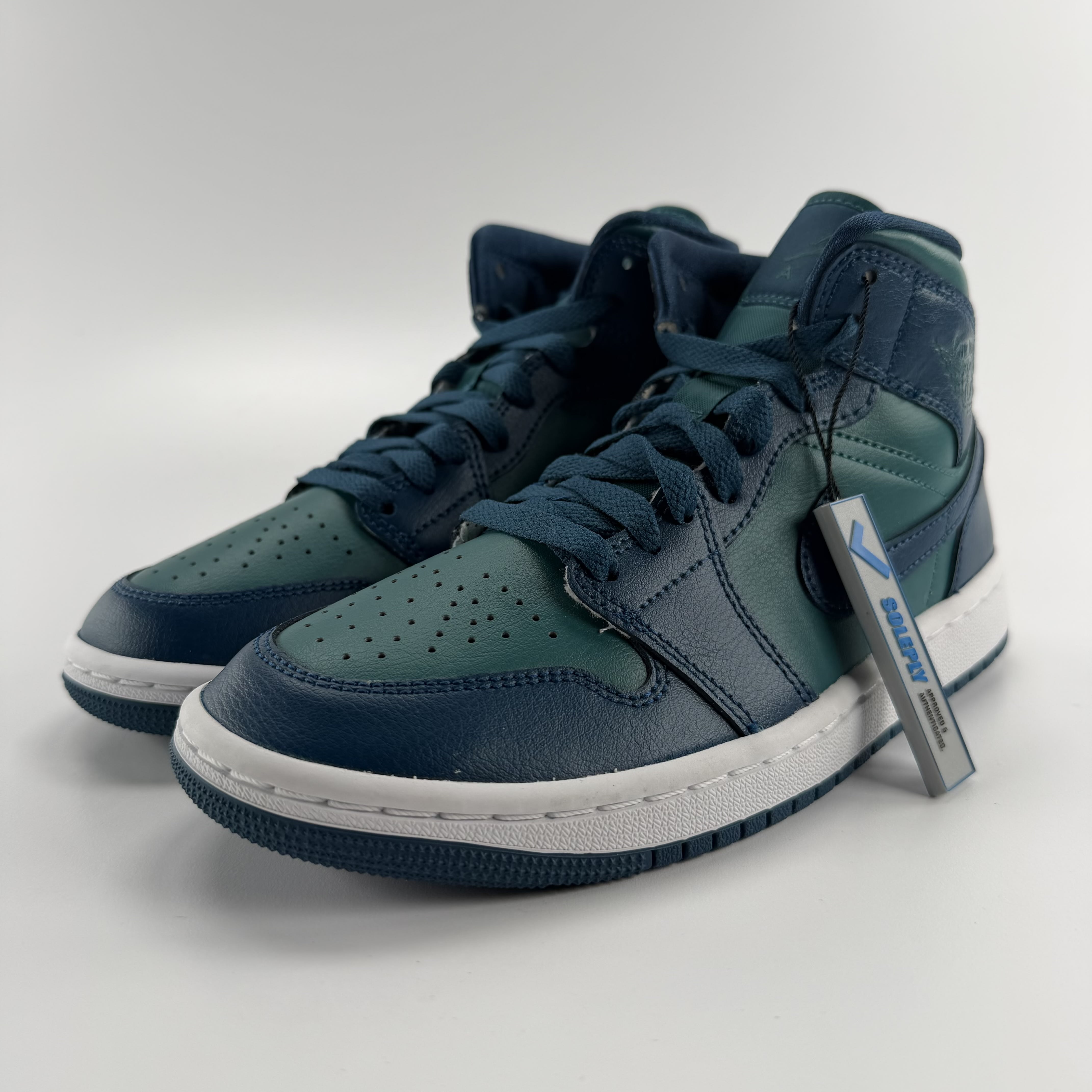 269297 Jordan 1 Mid Teal French Blue (Women's)