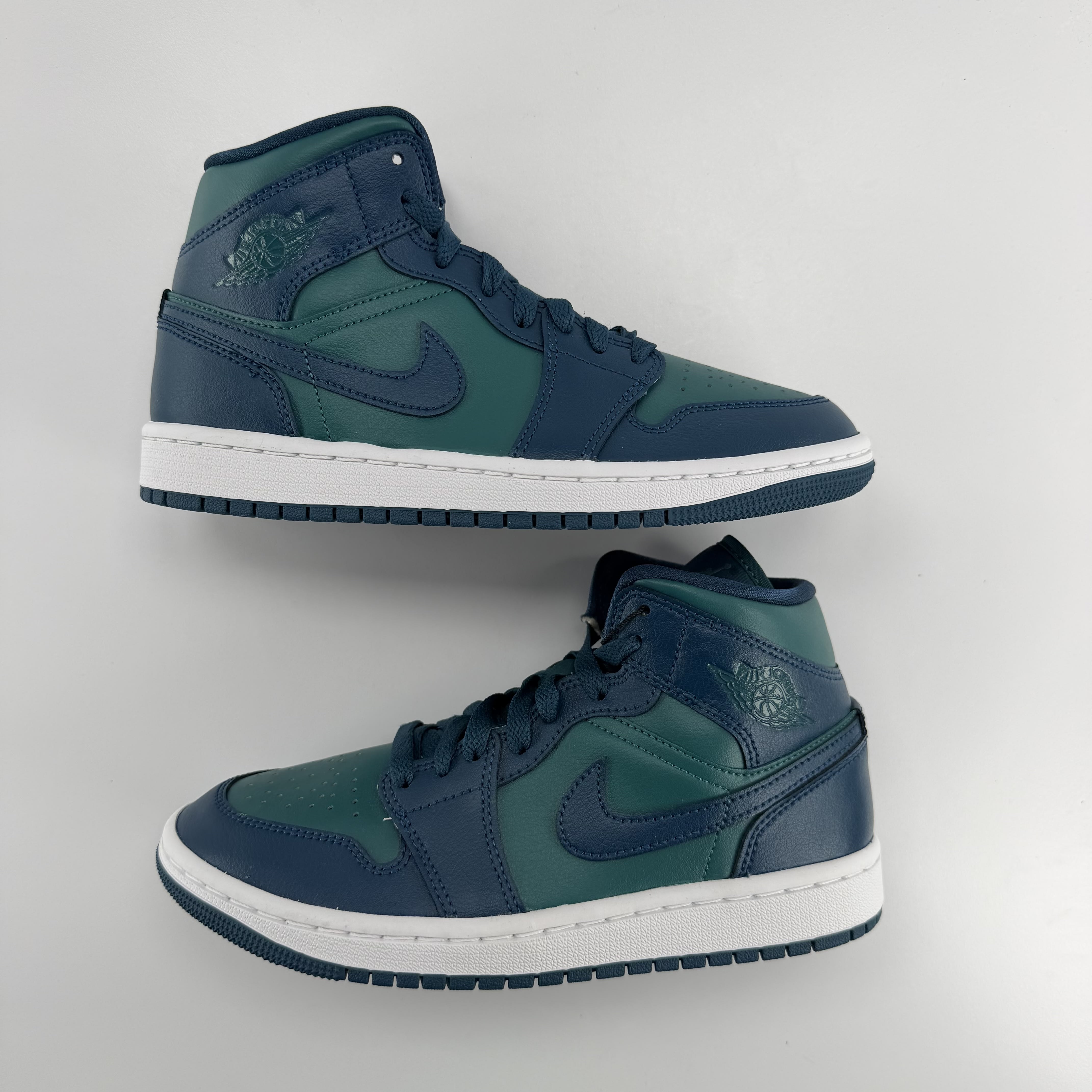269297 Jordan 1 Mid Teal French Blue (Women's)