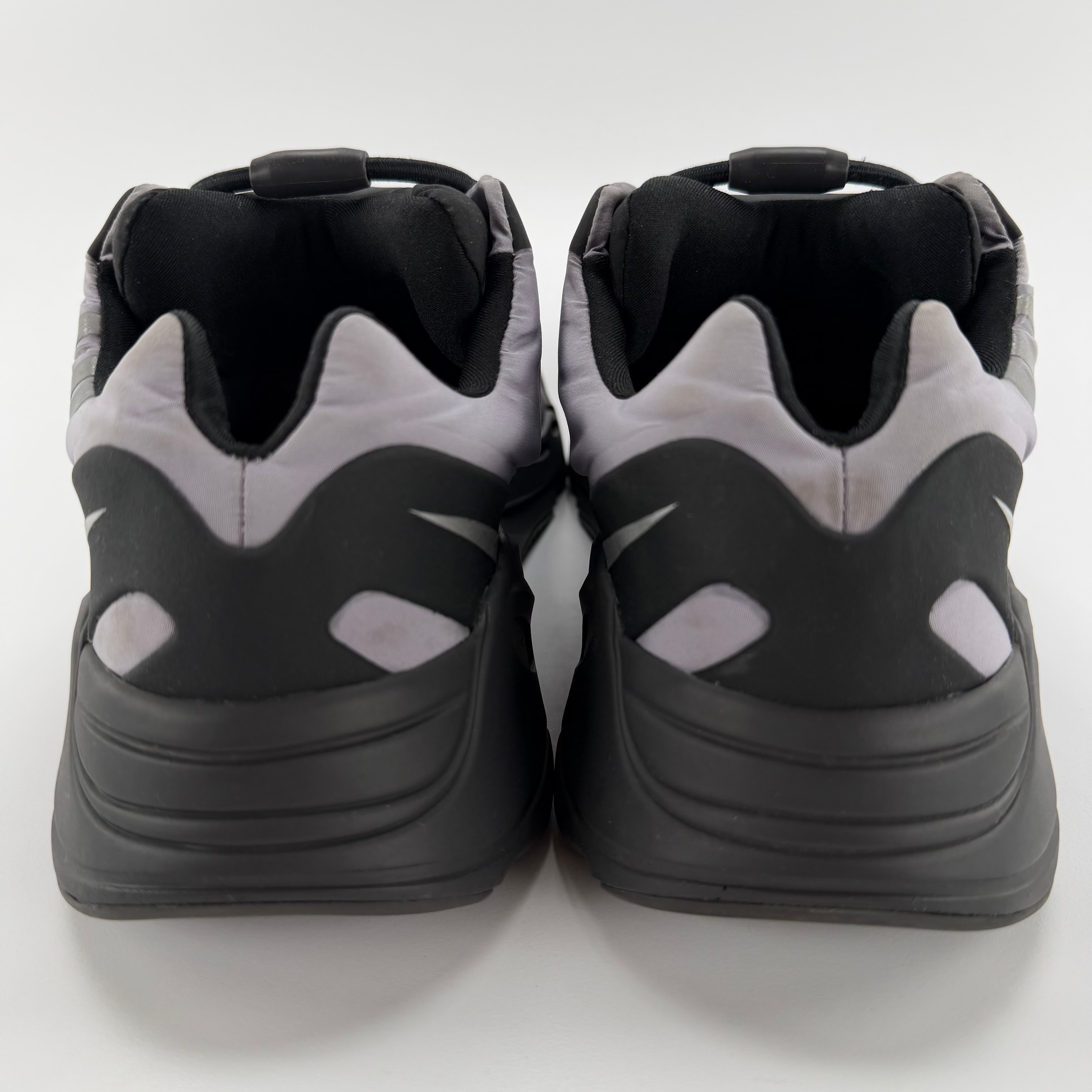 351835 Yeezy Boost 700 MNVN 'Geode'