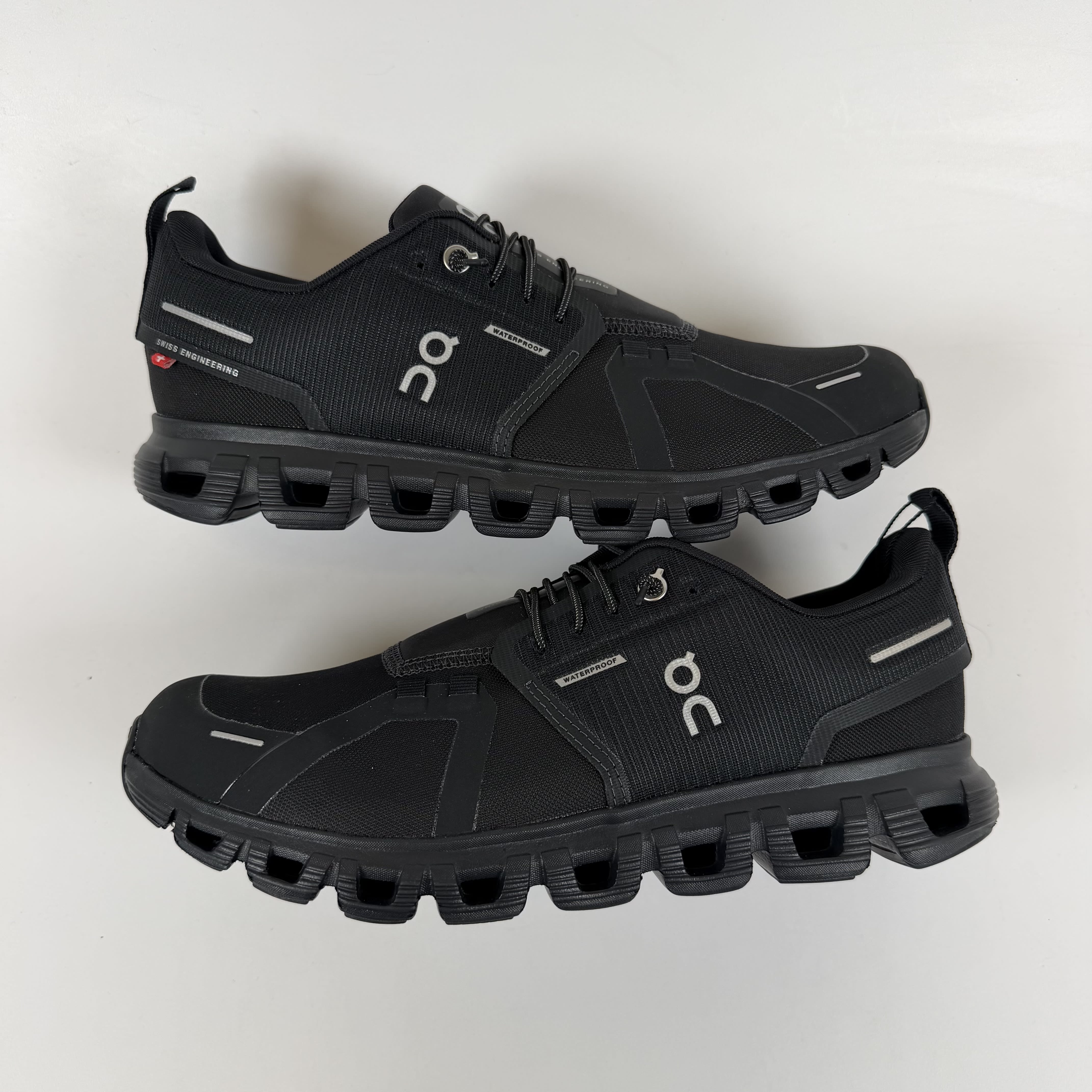 SP10653 On Running Cloud 6 Waterproof All Black (Women's)