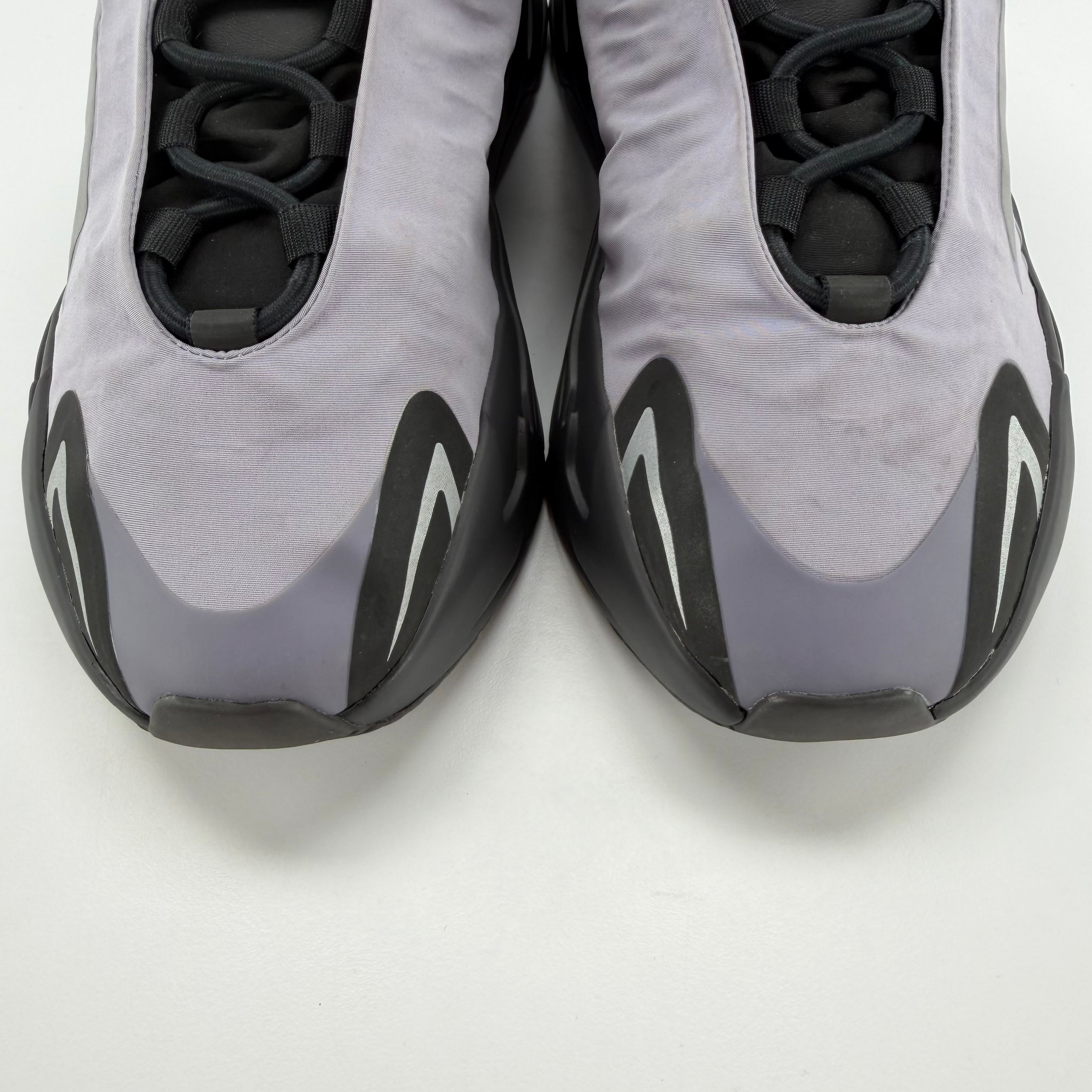 351835 Yeezy Boost 700 MNVN 'Geode'