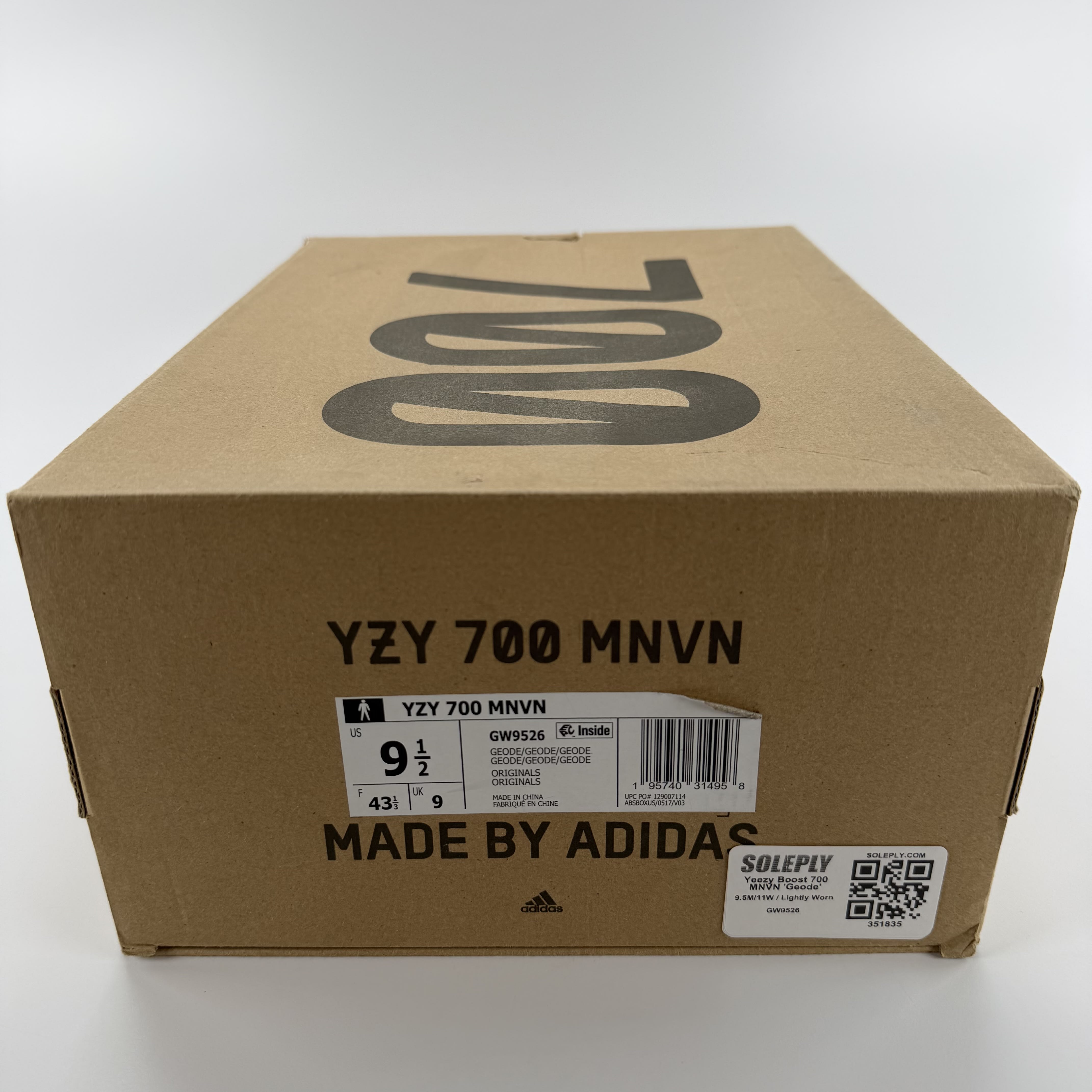 351835 Yeezy Boost 700 MNVN 'Geode'