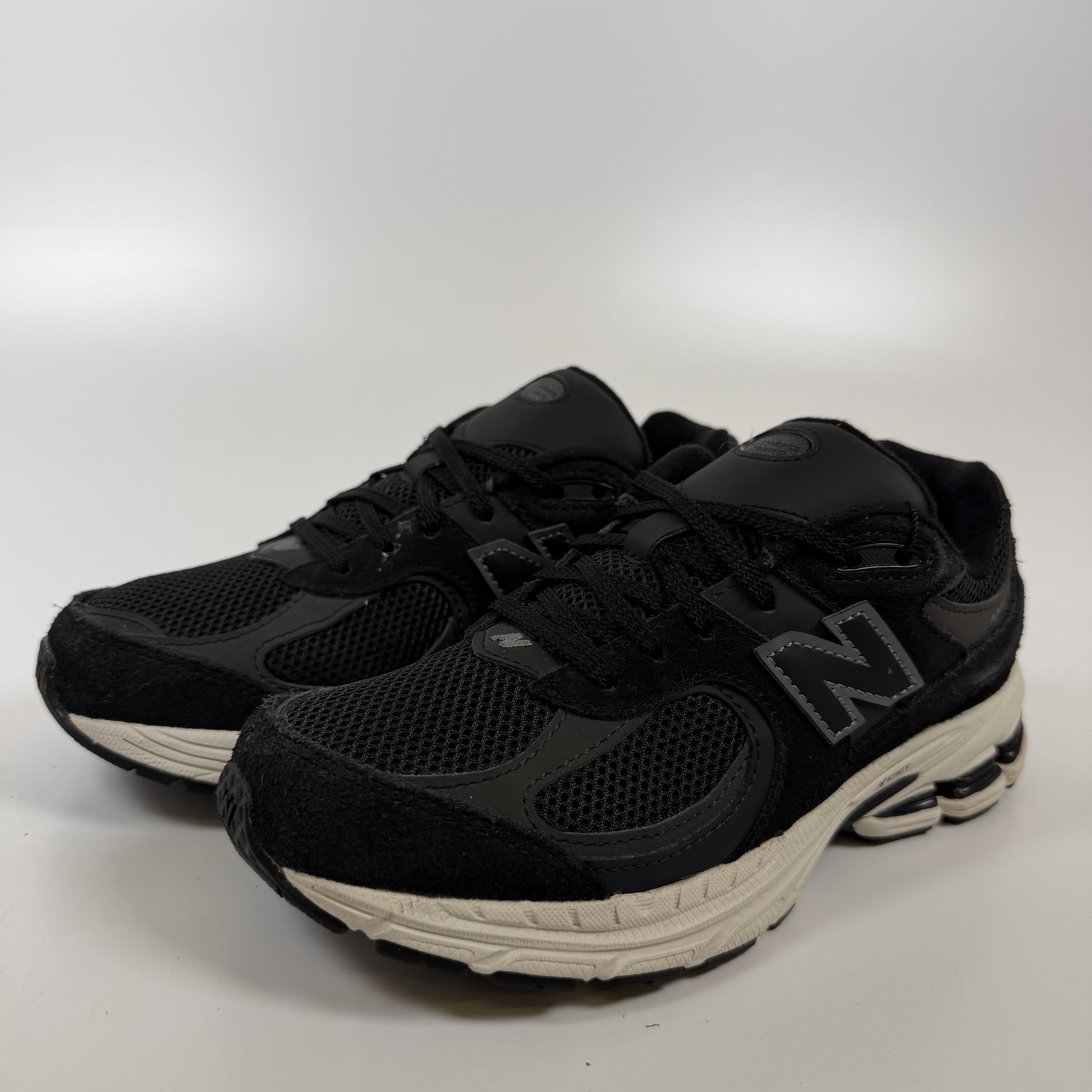 SP7008 New Balance 2002R Black (GS)