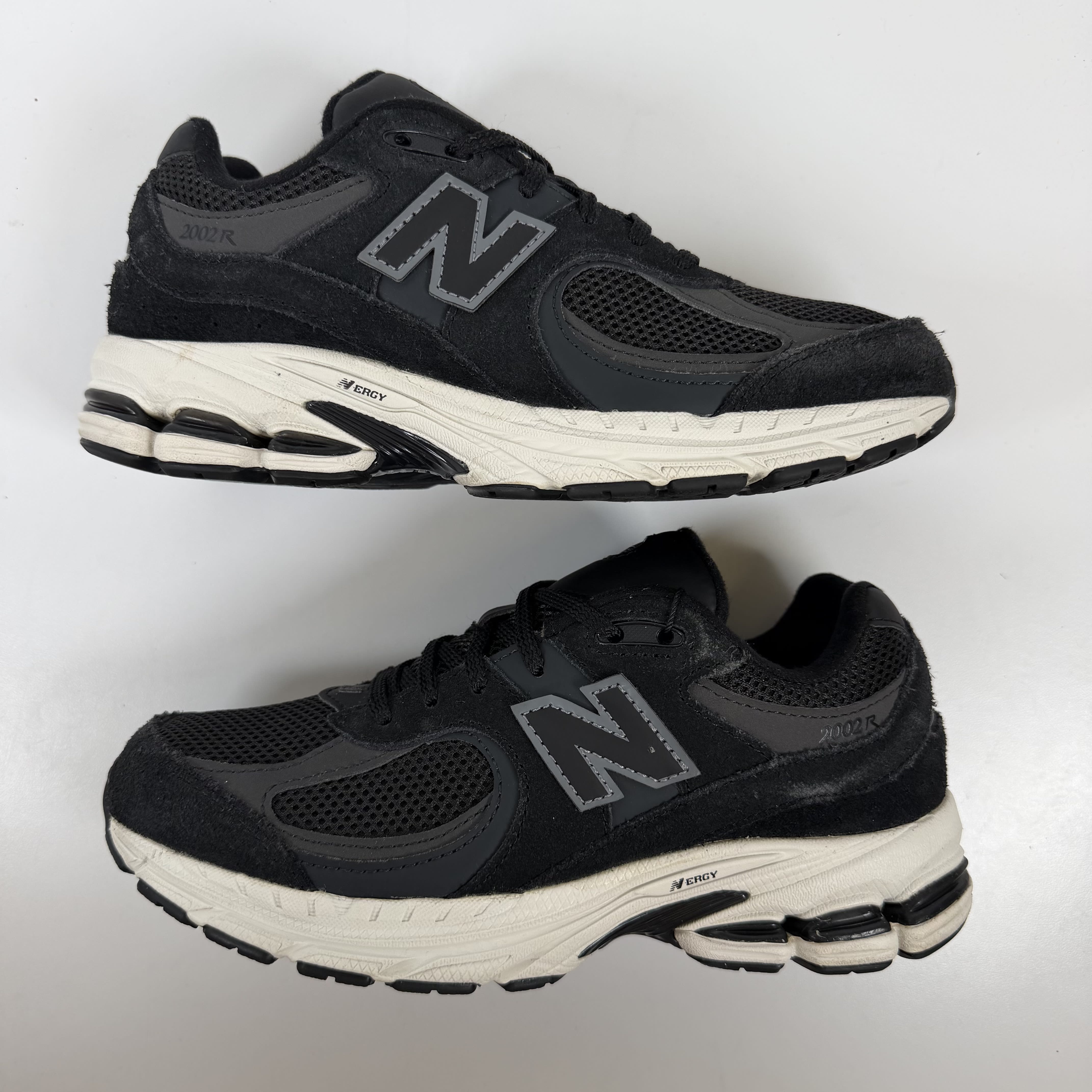 SP7008 New Balance 2002R Black (GS)
