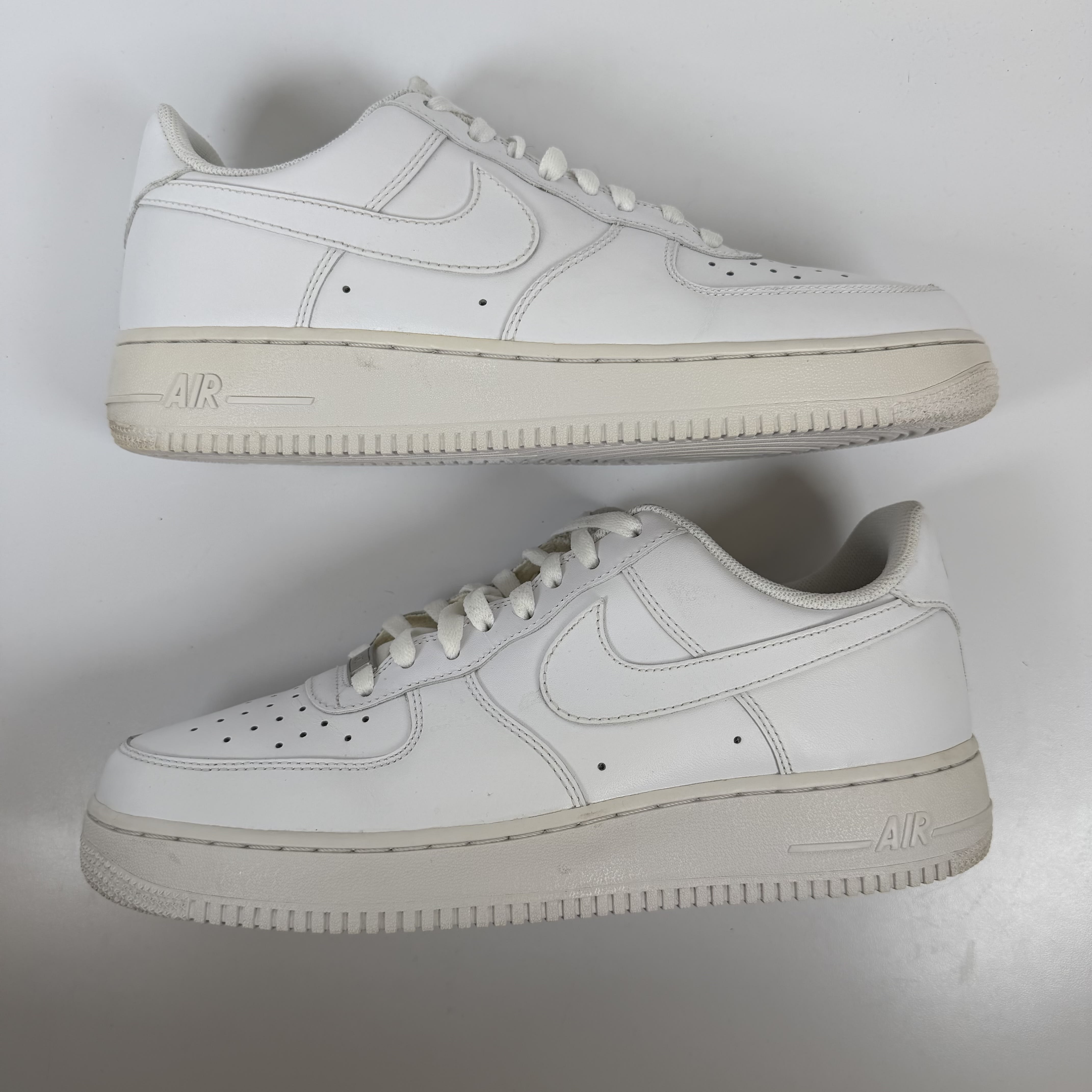509837 Nike Air Force 1 Low '07 White