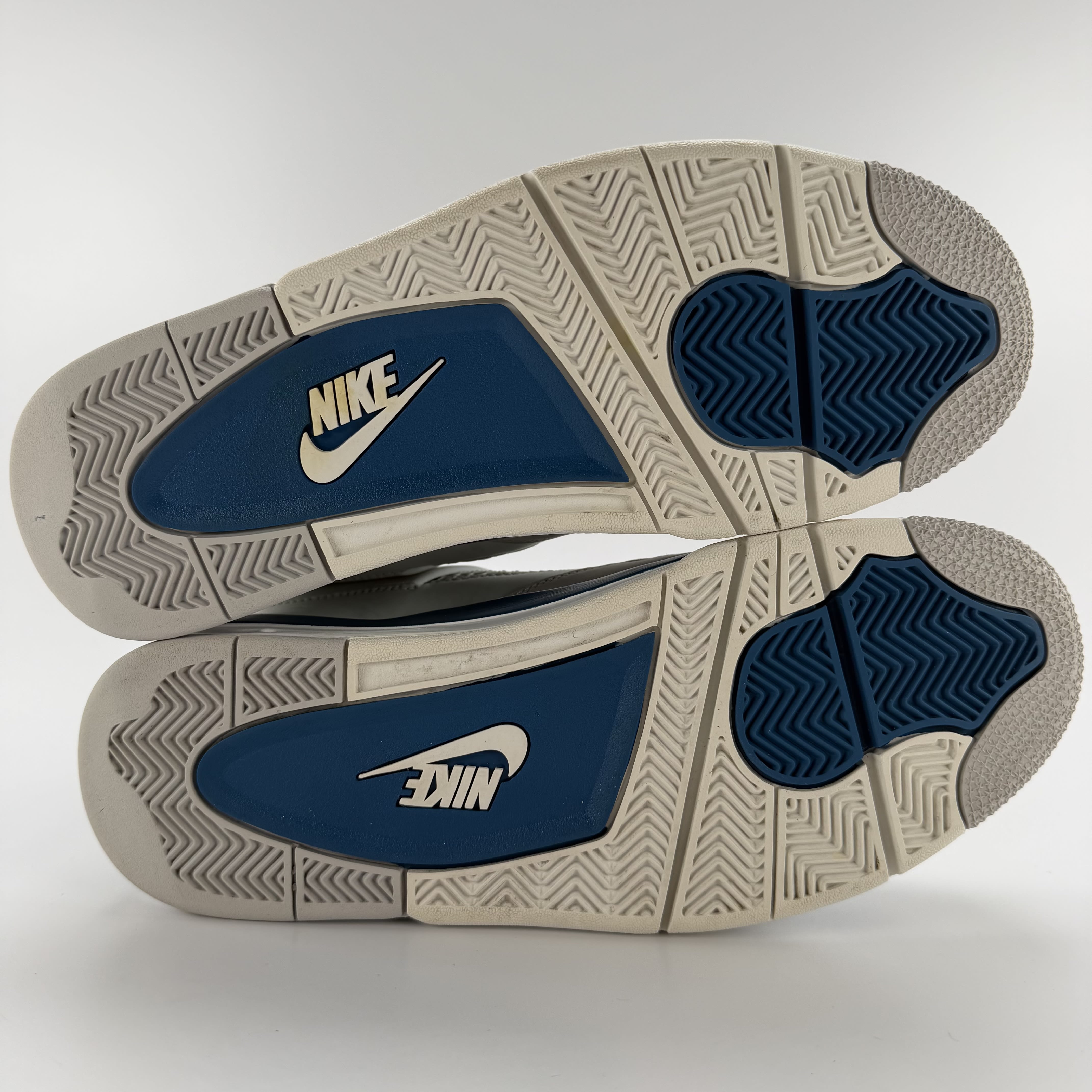 497877 Jordan 4 Retro Military Blue (2024)