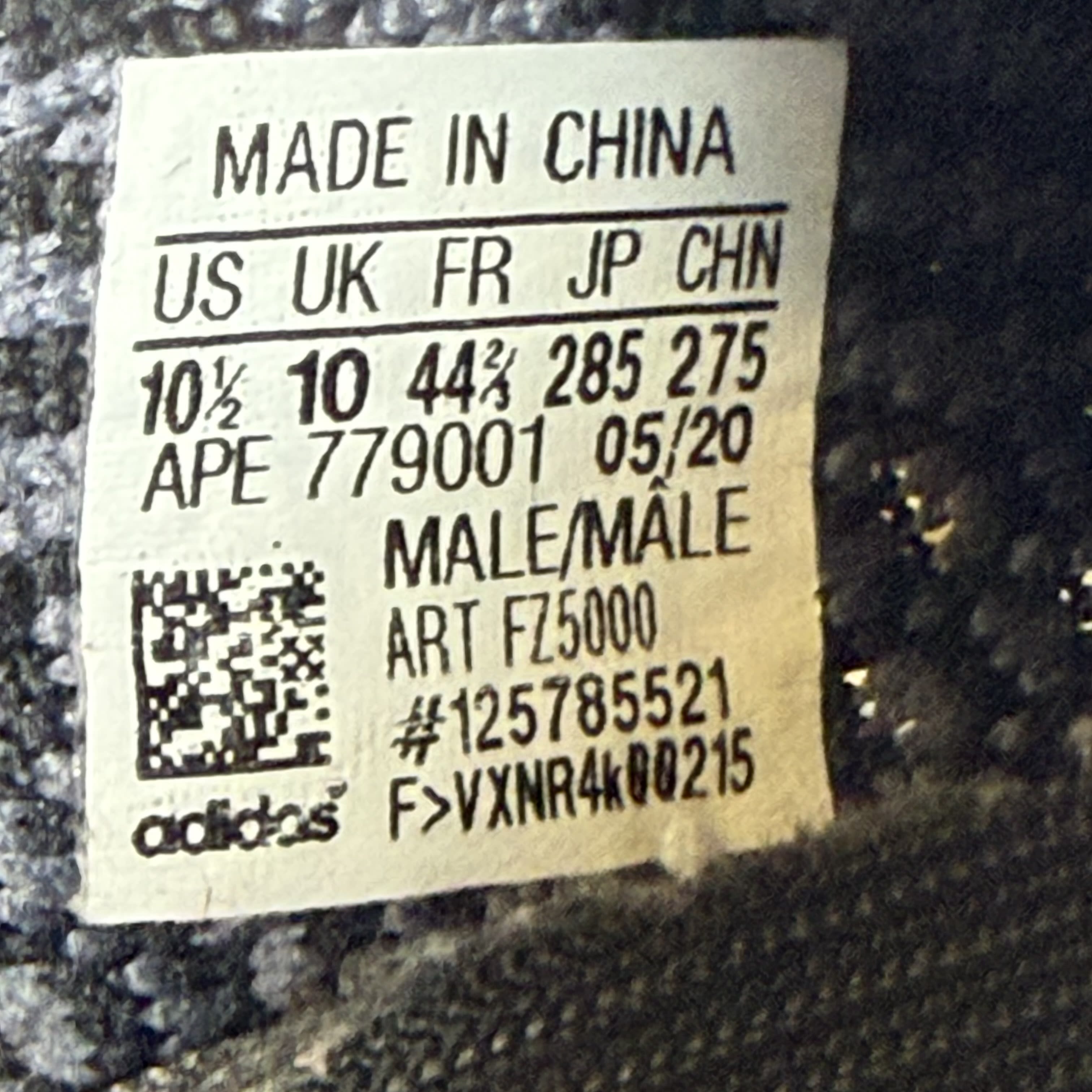 SP4418 adidas Yeezy Boost 350 V2 Carbon