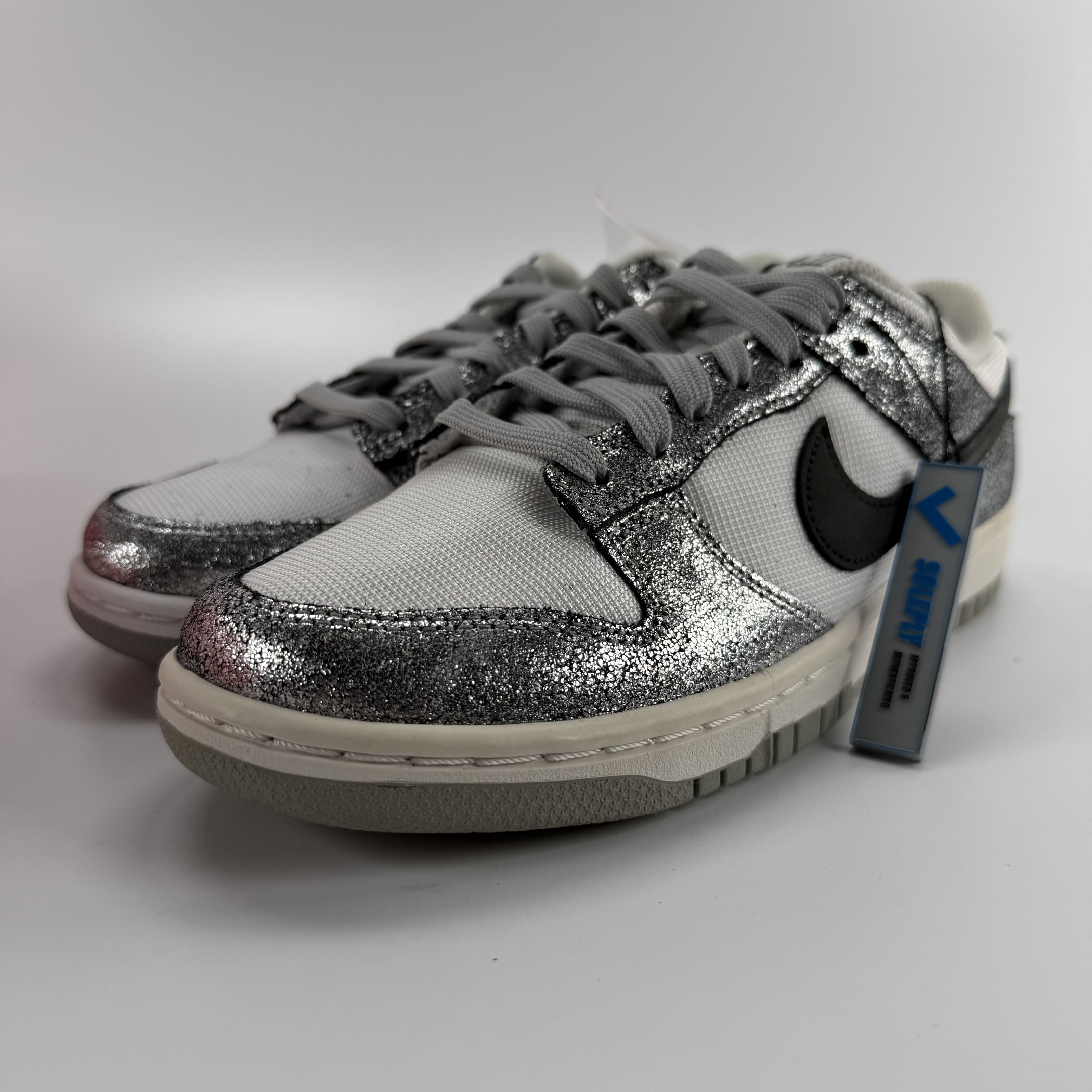 280769 Wmns Dunk Low 'Golden Gals'
