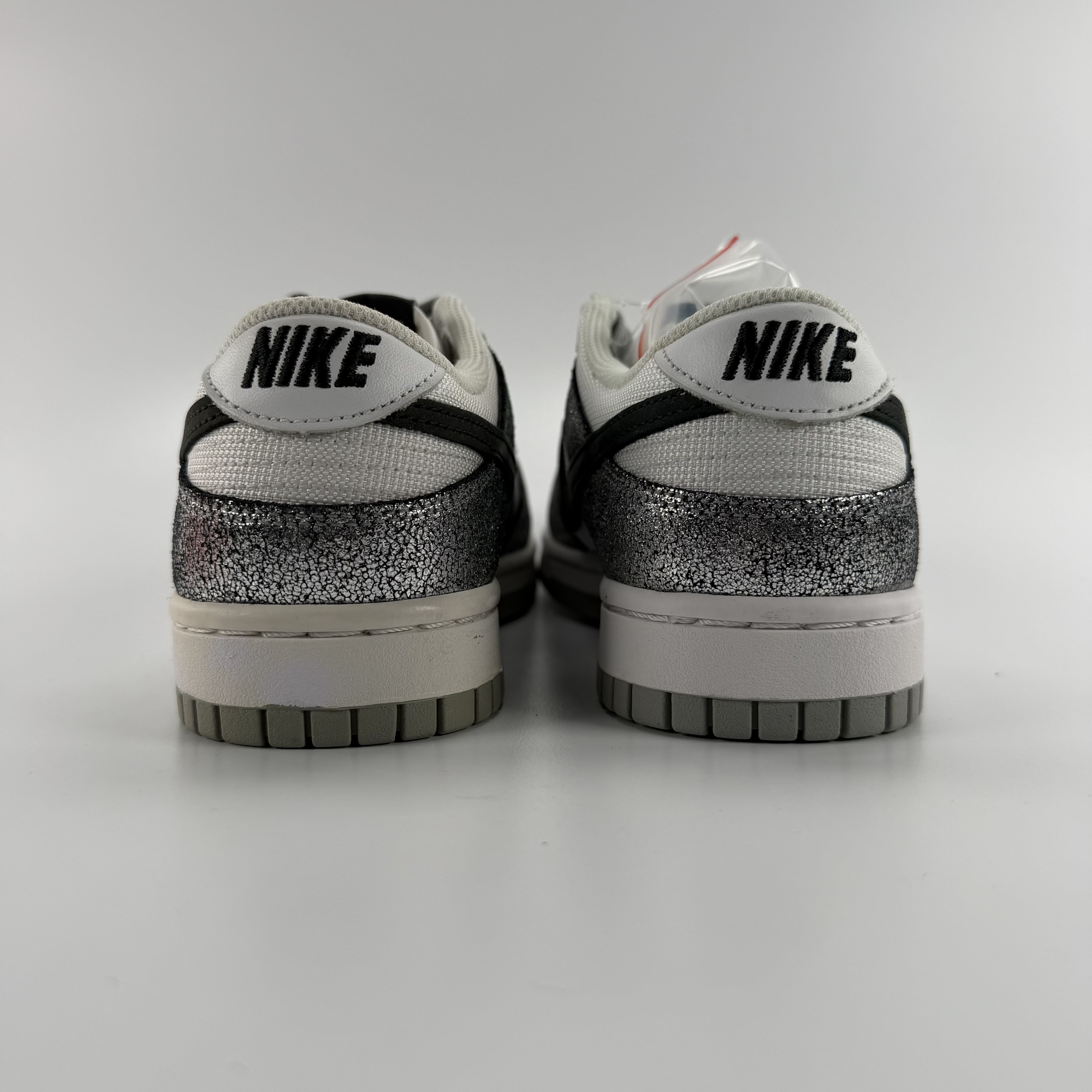 280769 Wmns Dunk Low 'Golden Gals'