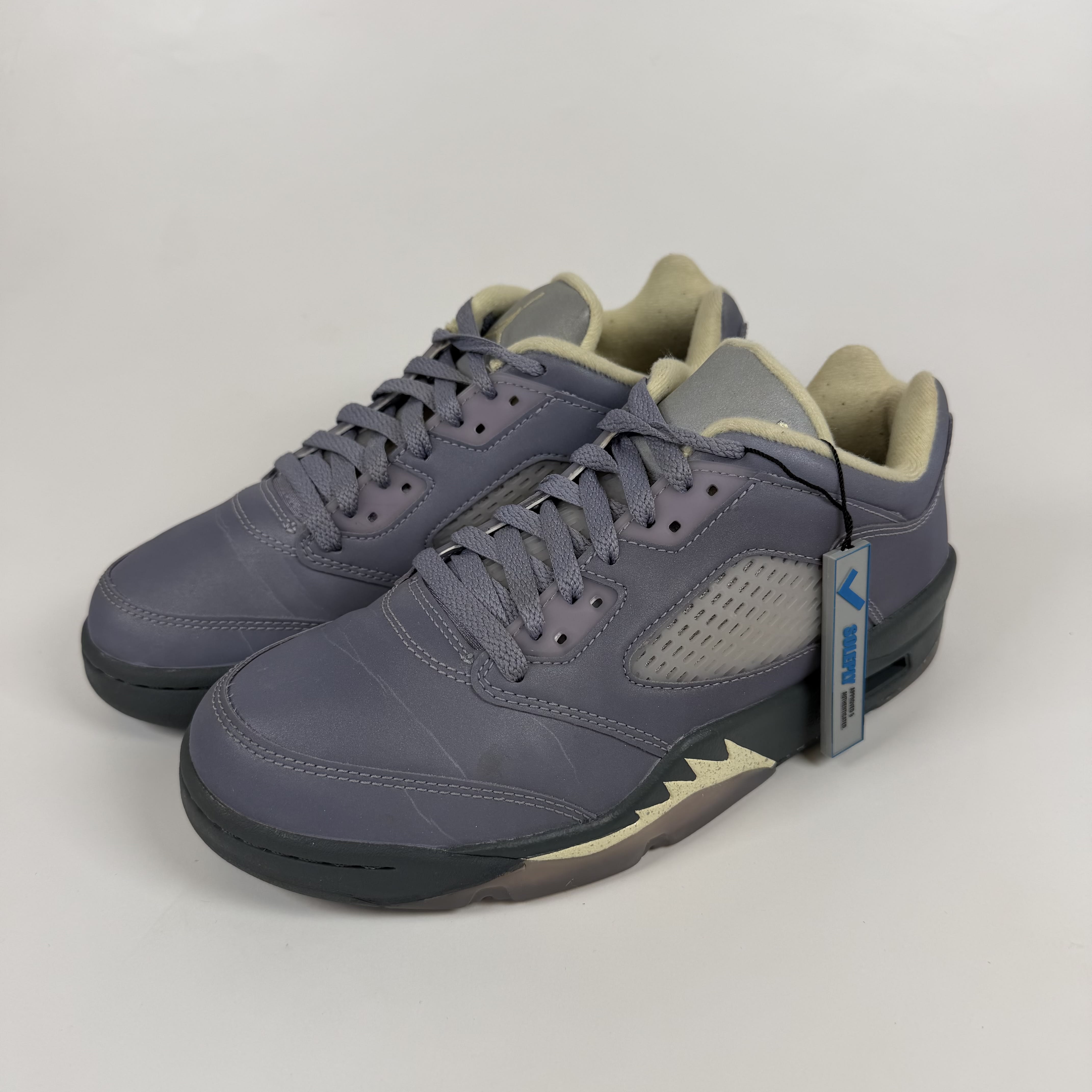 SP7188 Jordan 5 Retro Low Indigo Haze (Women's)