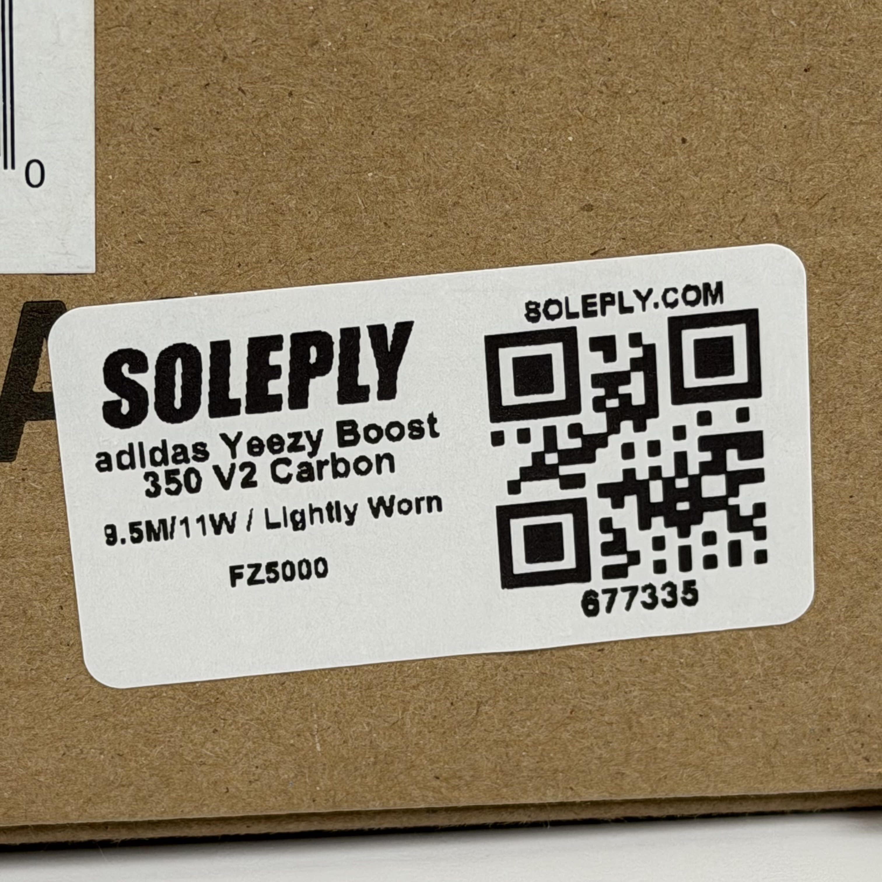 677335 adidas Yeezy Boost 350 V2 Carbon