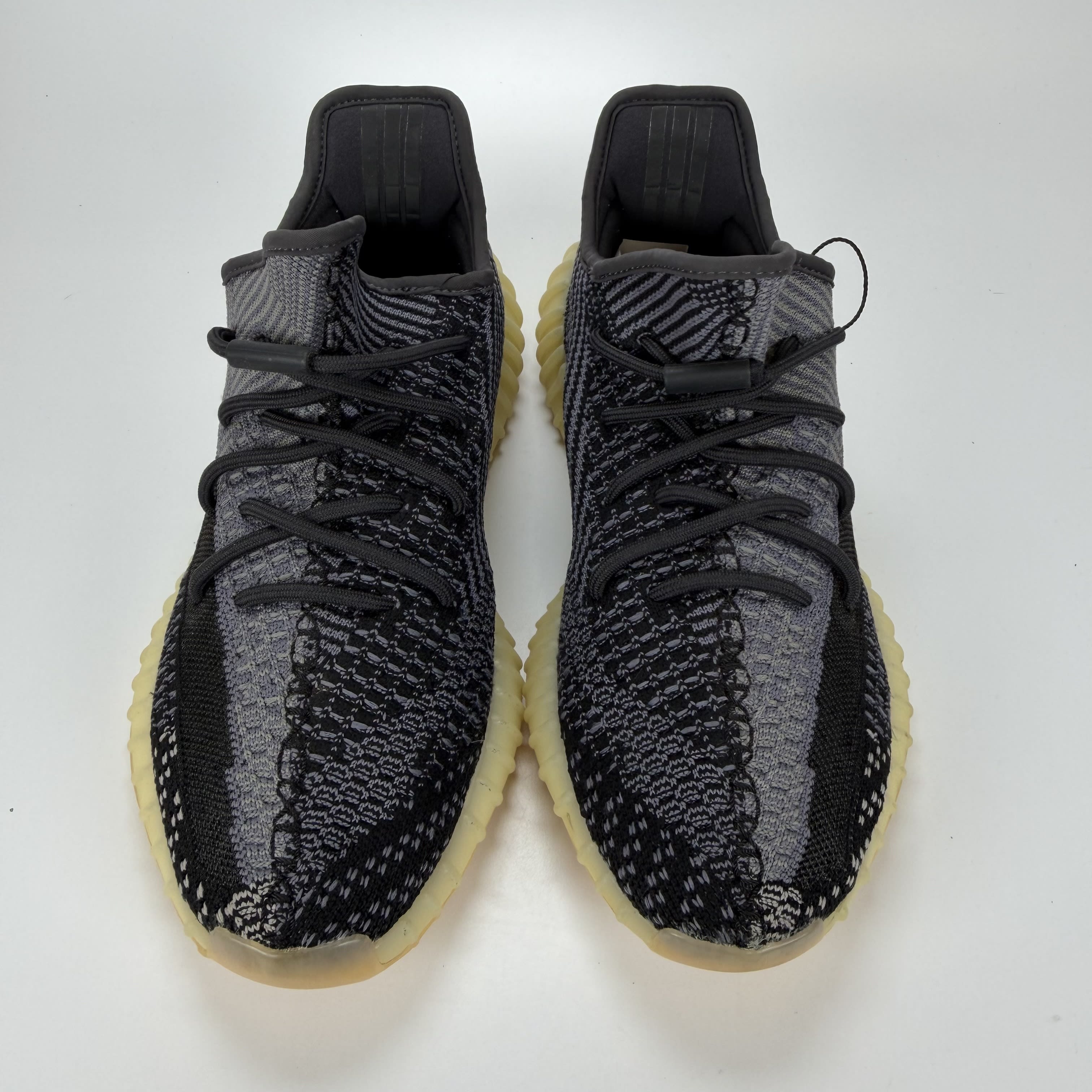 677335 adidas Yeezy Boost 350 V2 Carbon