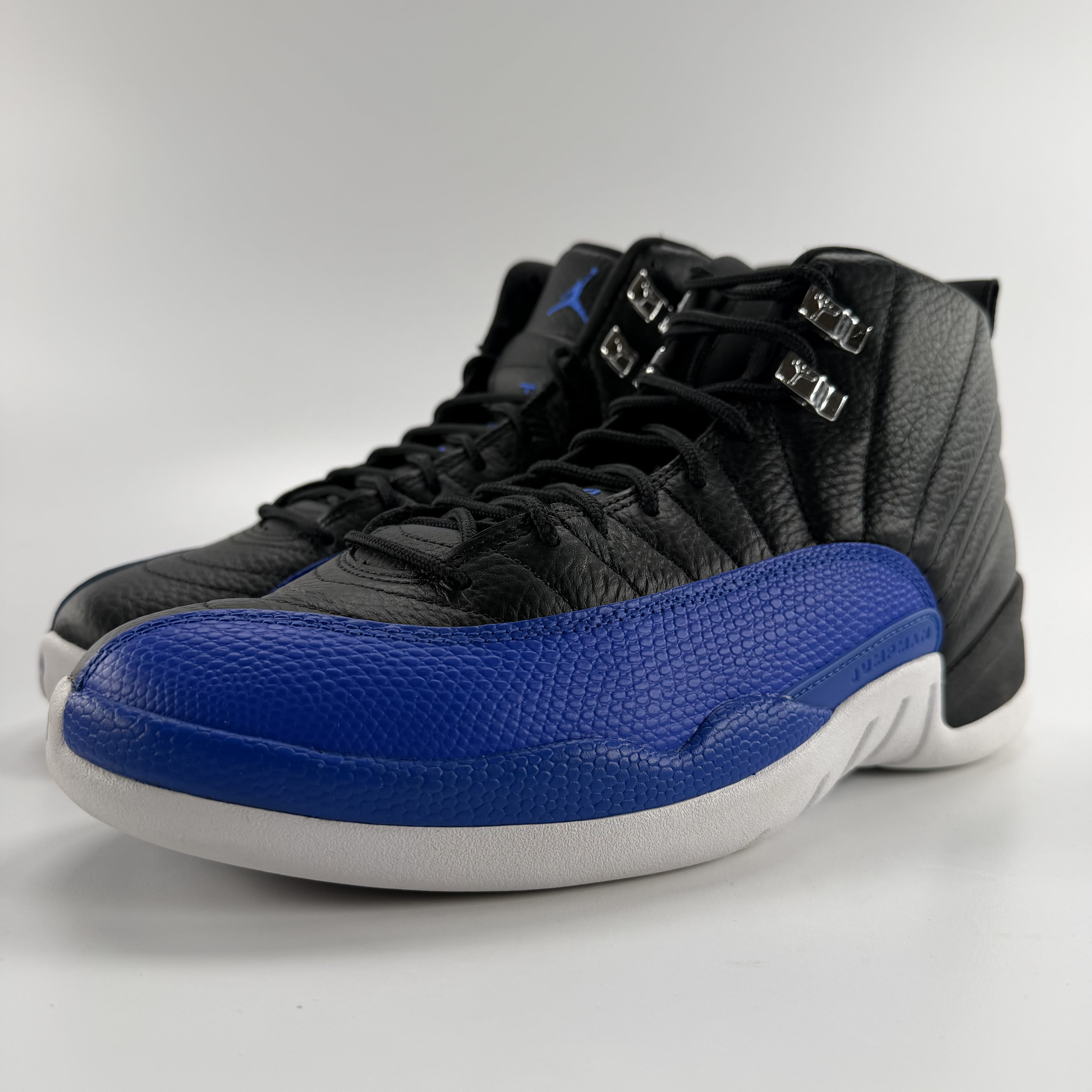 712938 Wmns Air Jordan 12 Retro 'Hyper Royal'