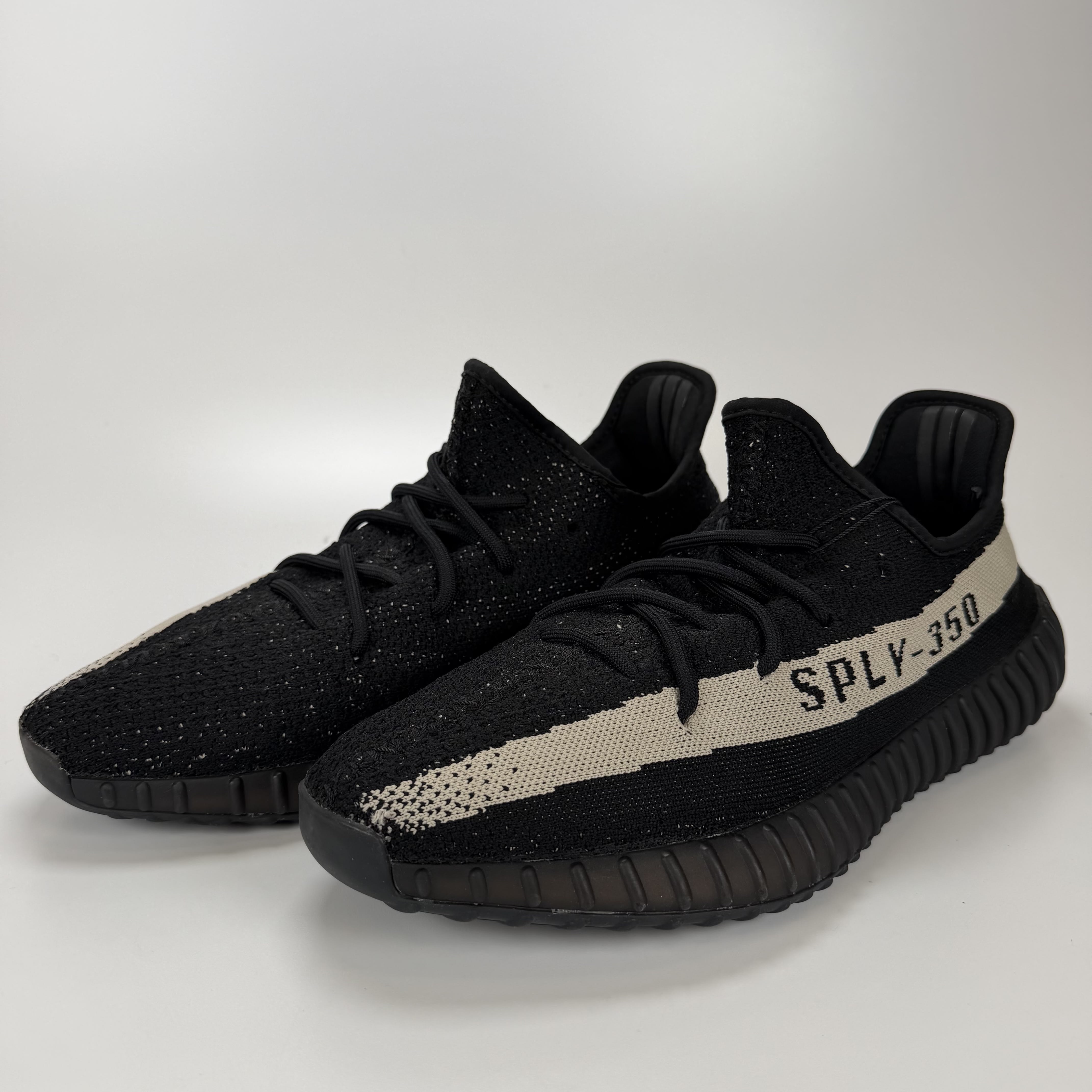 SP4717 adidas Yeezy Boost 350 V2 Core Black White
