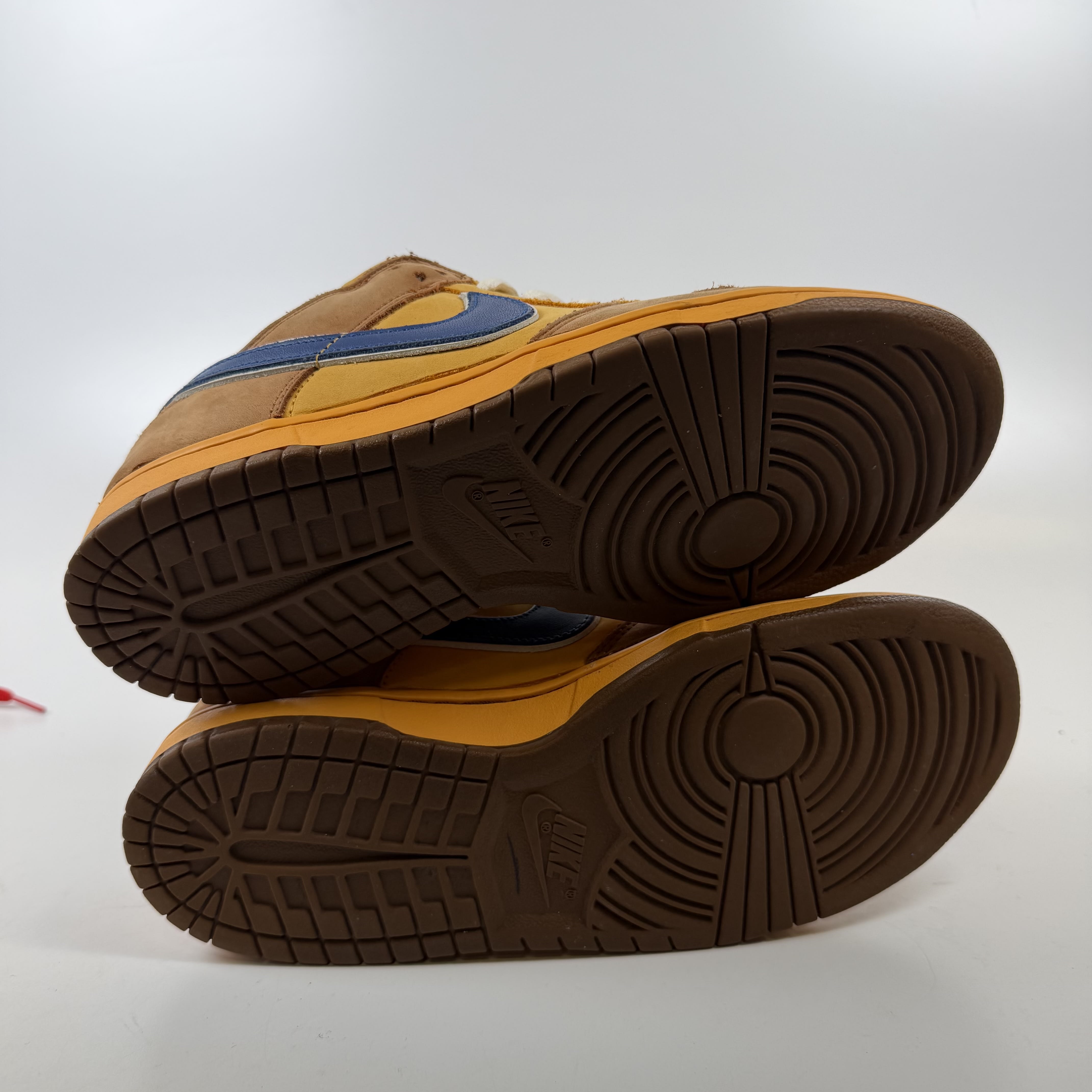 SP10950 Nike SB Dunk Low Newcastle Brown Ale