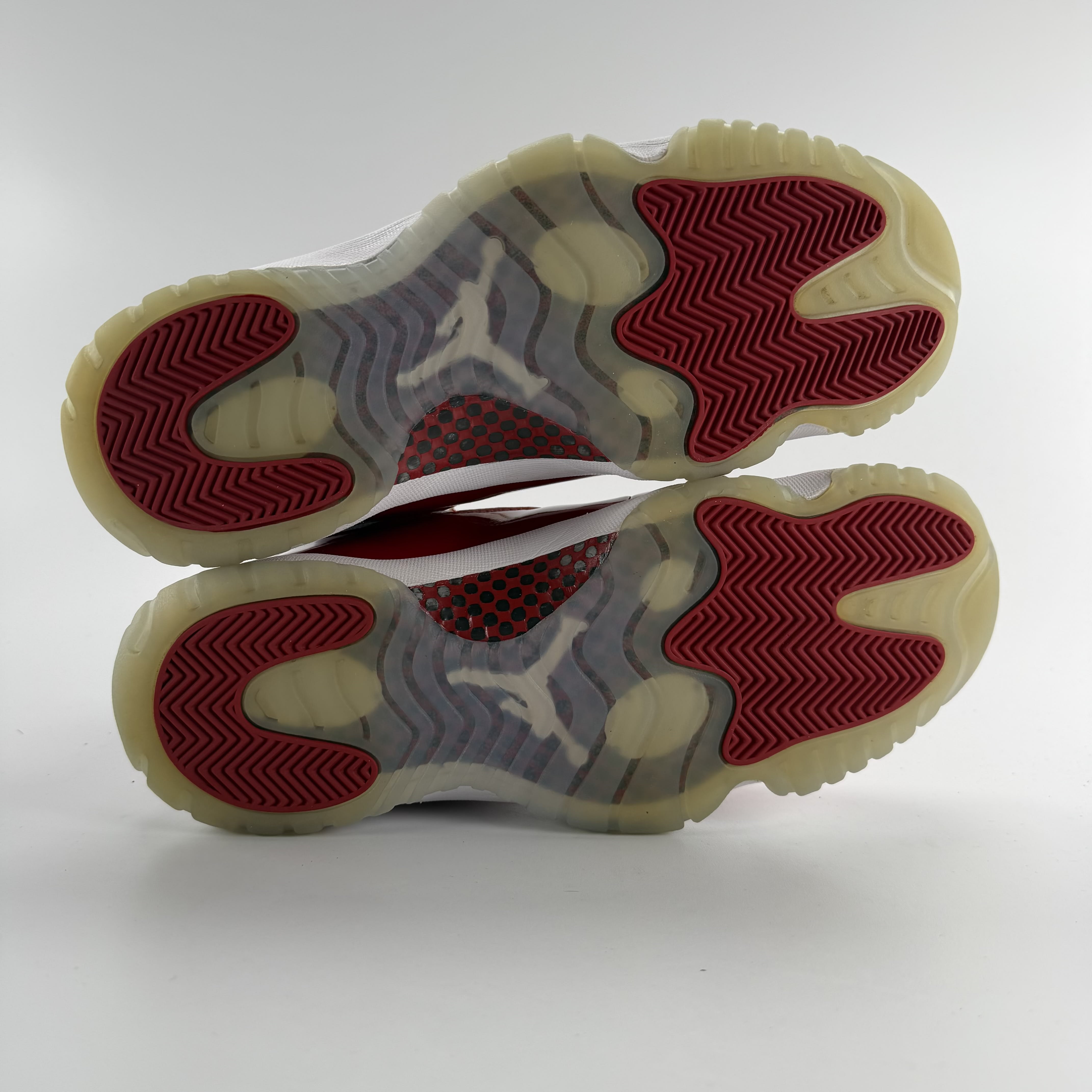 713003 Jordan 11 Retro Cherry (2022)