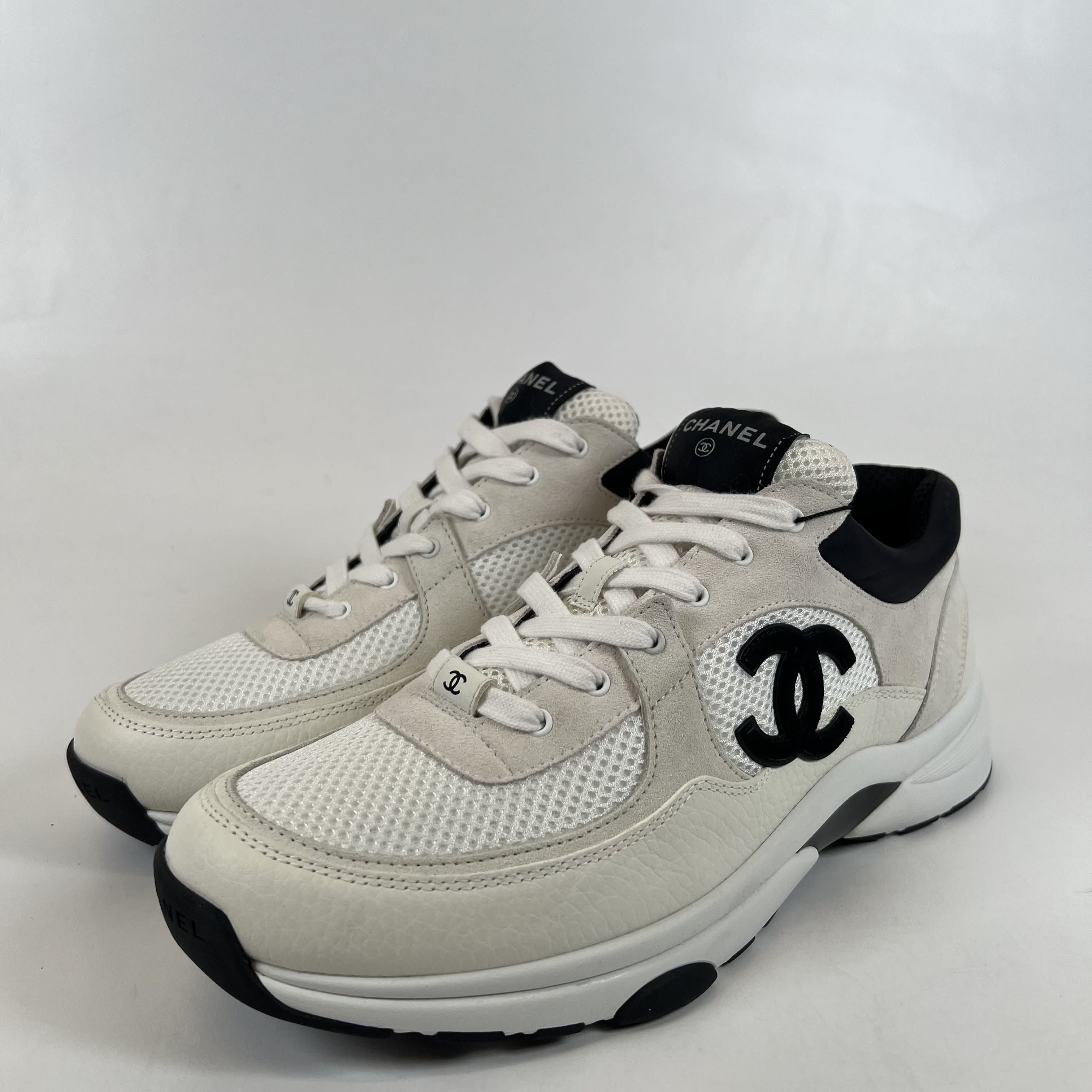 SP12988 Chanel Low Top Trainer Suede White Black (Women's)
