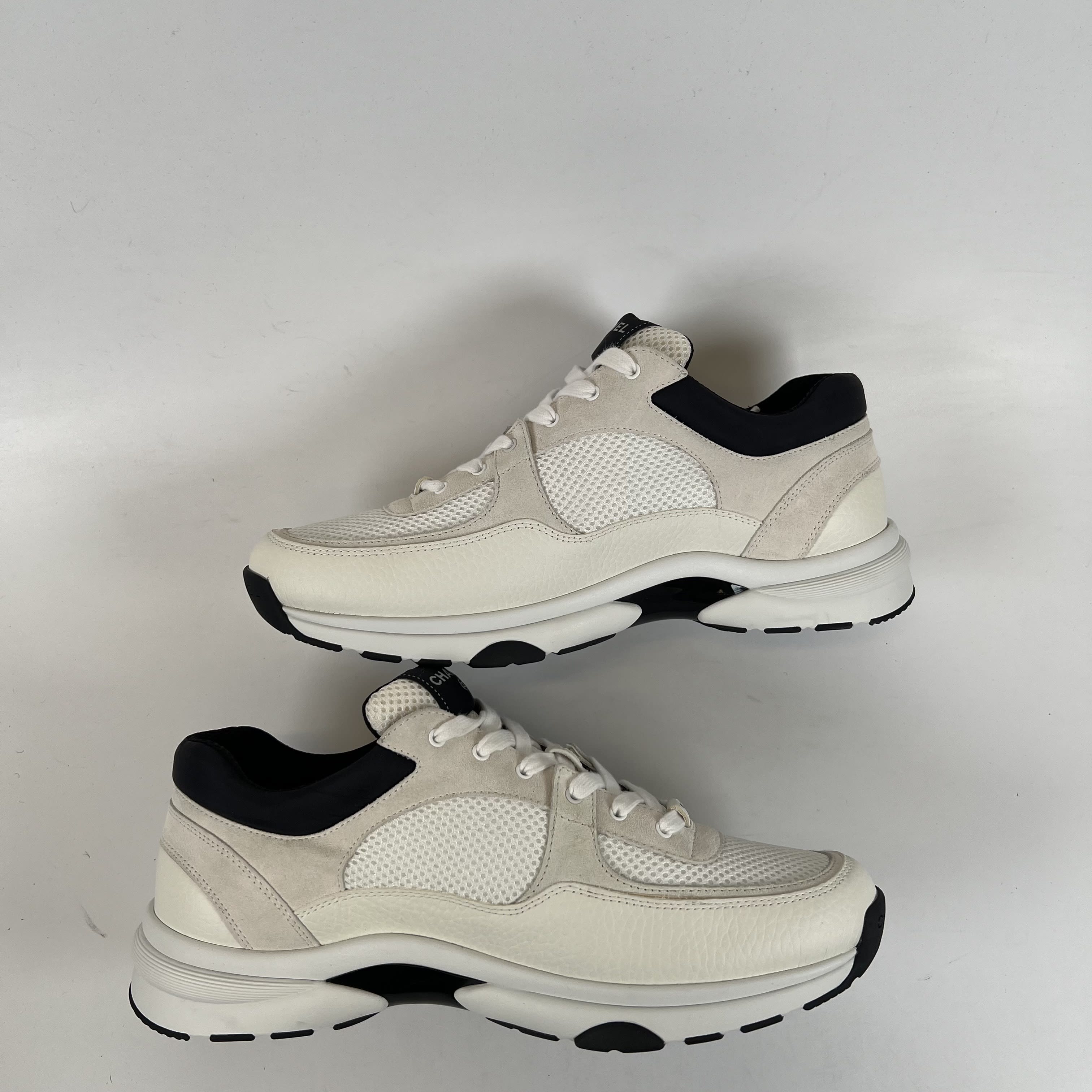 SP12988 Chanel Low Top Trainer Suede White Black (Women's)