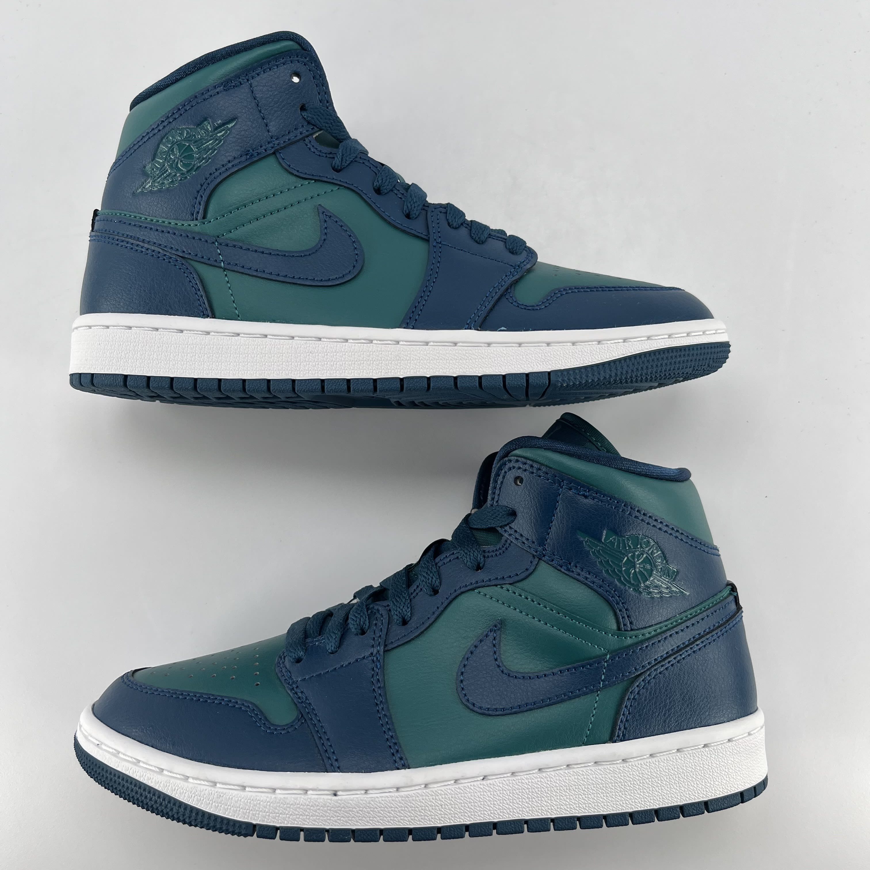 269301 Jordan 1 Mid Teal French Blue (Women's)