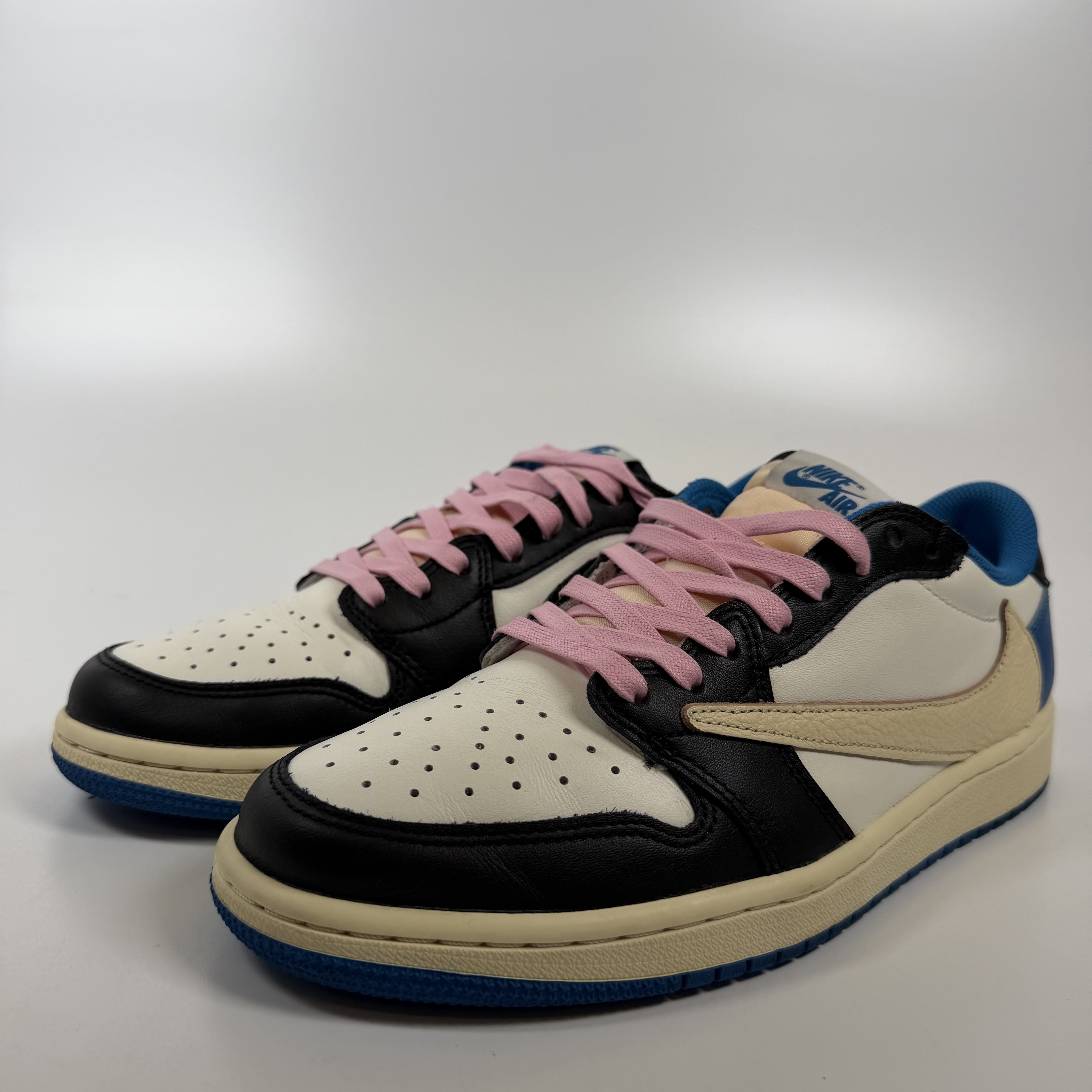 SP7562 Jordan 1 Retro Low OG SP Fragment x Travis Scott