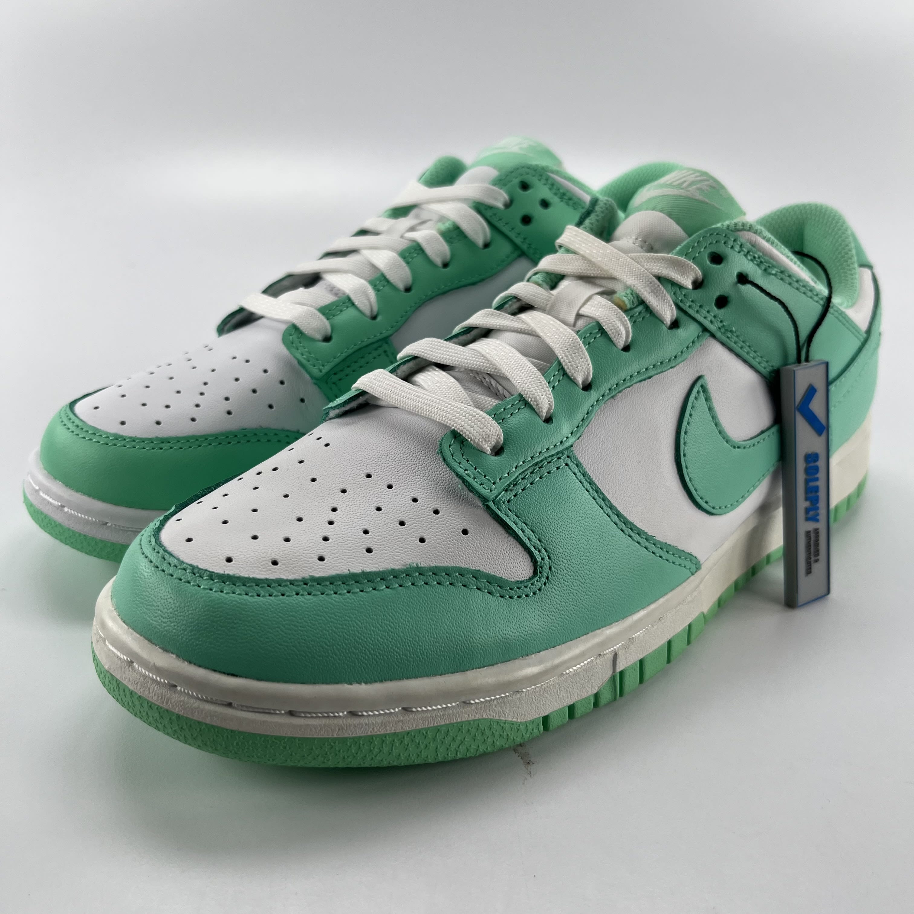 280370 Nike Wmns Dunk Low 'Green Glow'