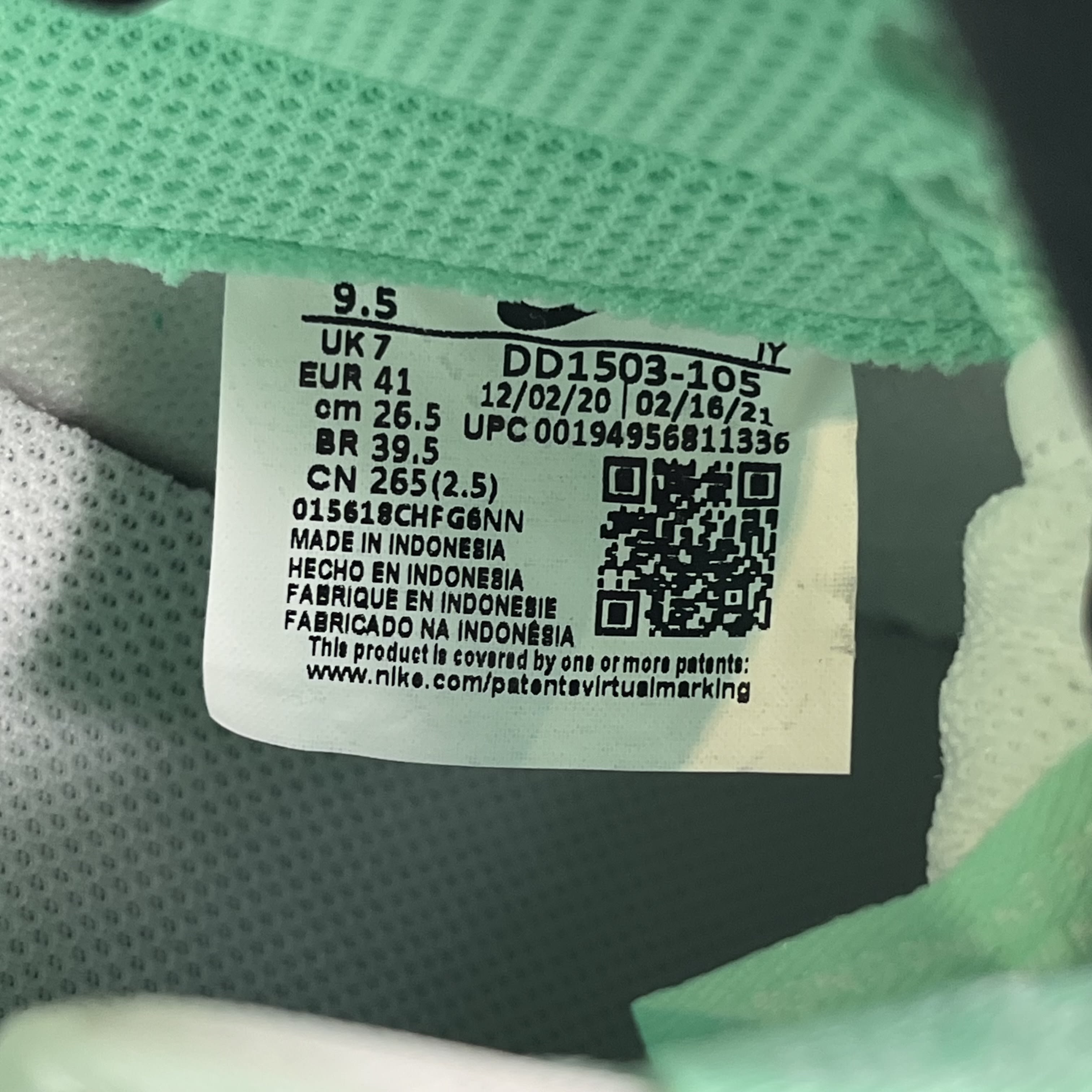 280370 Nike Wmns Dunk Low 'Green Glow'