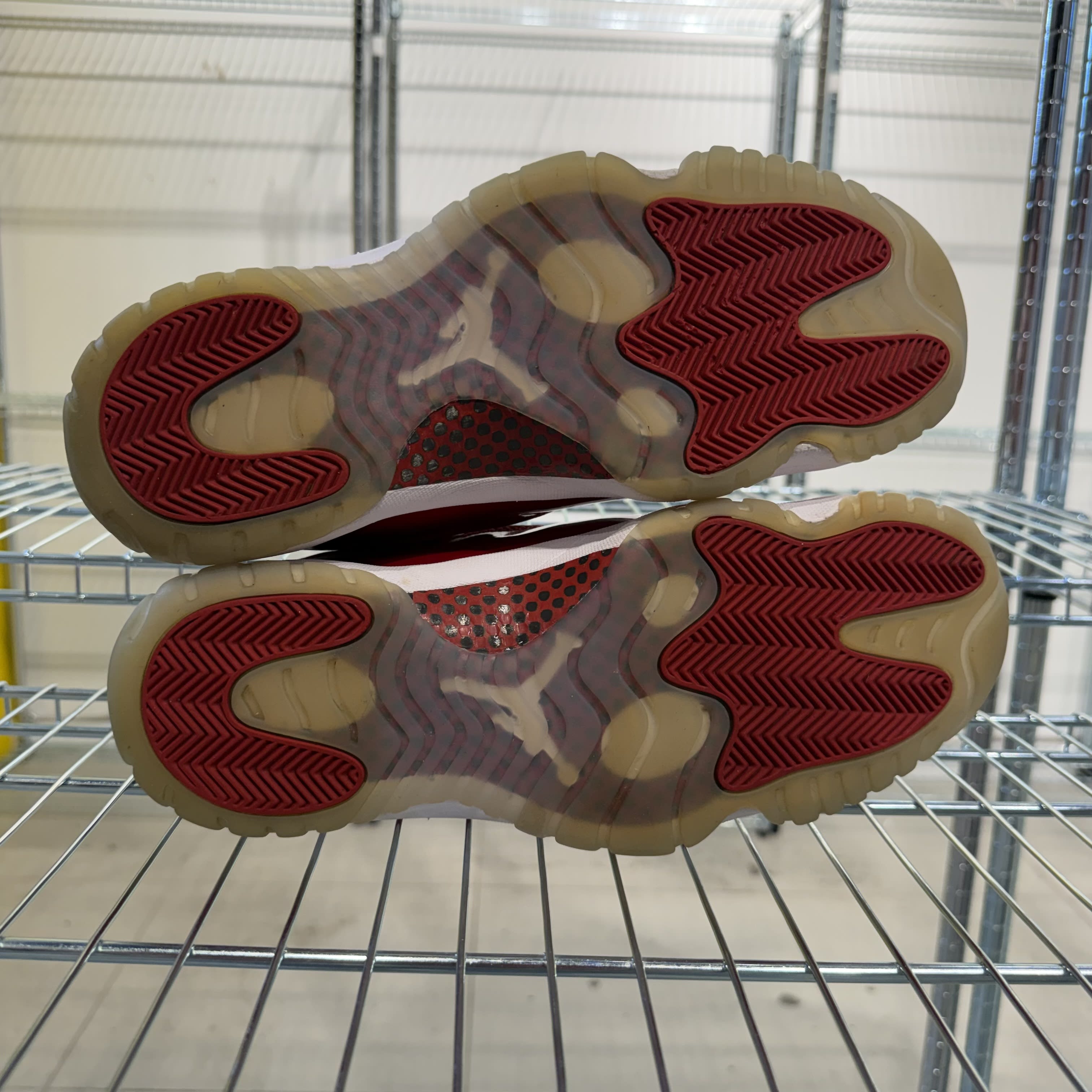 761682 Jordan 11 Retro Cherry (2022)