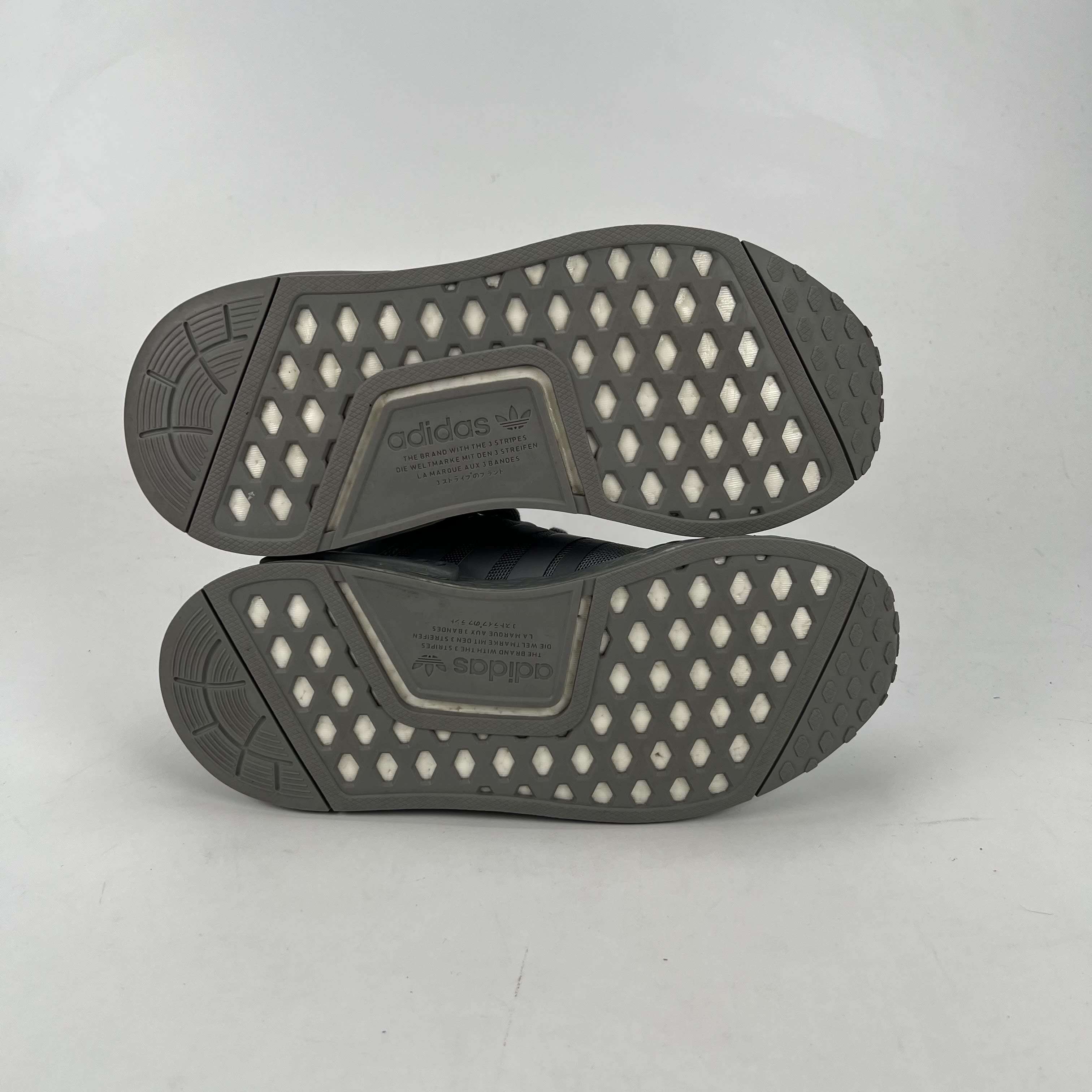 SP5523 adidas NMD R1 Grey Three