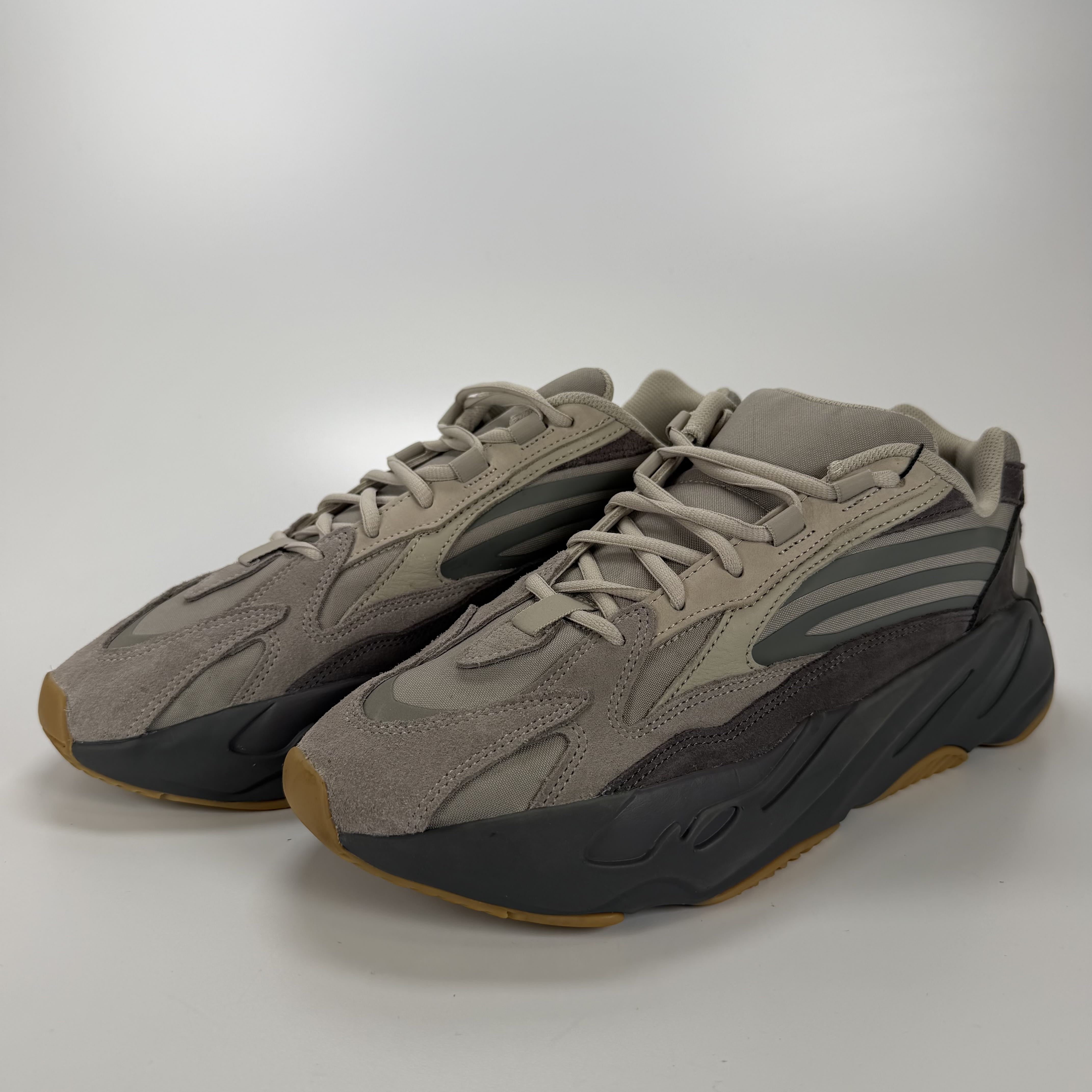 SP4716 adidas Yeezy Boost 700 V2 Tephra