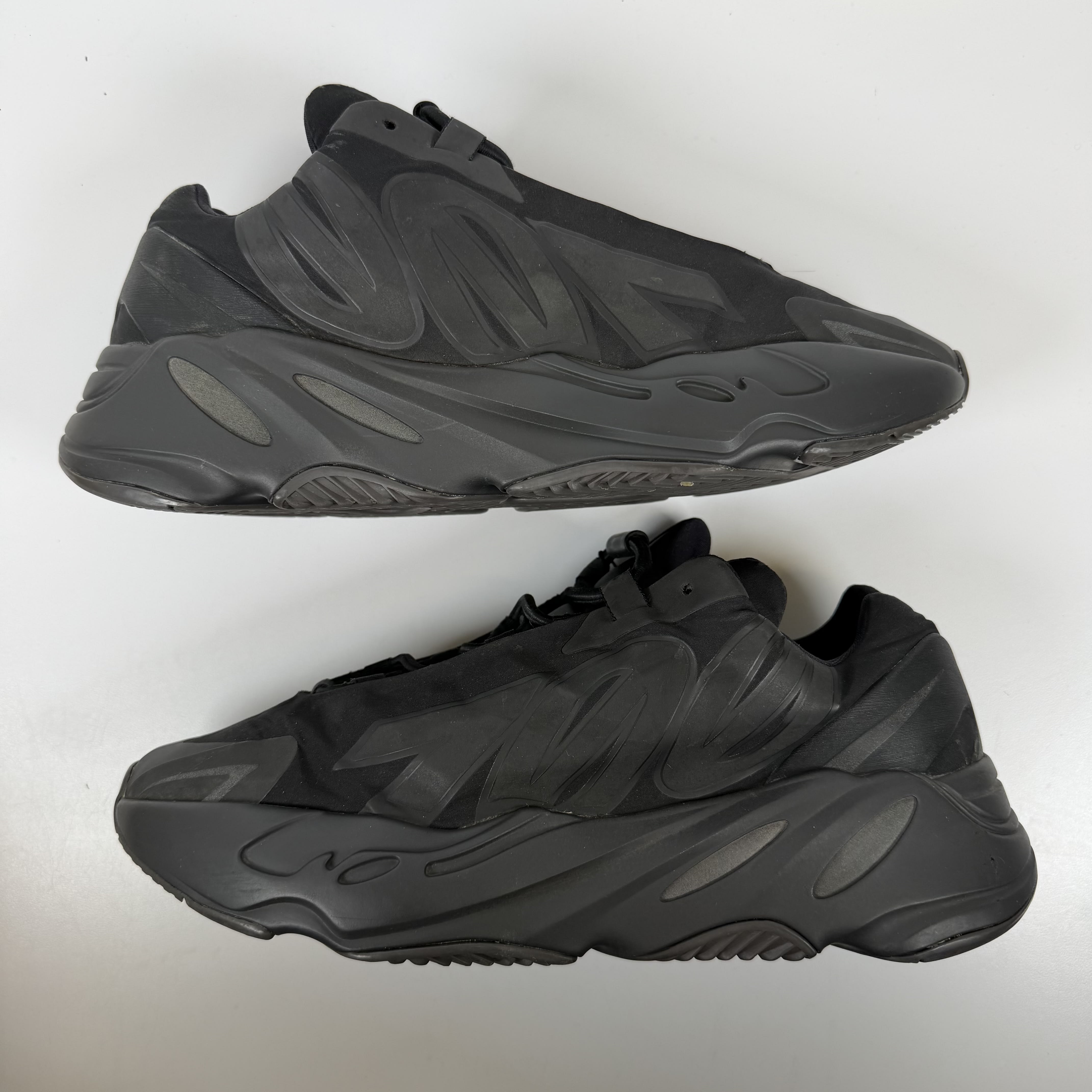 SP7338 Yeezy Boost 700 MNVN 'Triple Black'