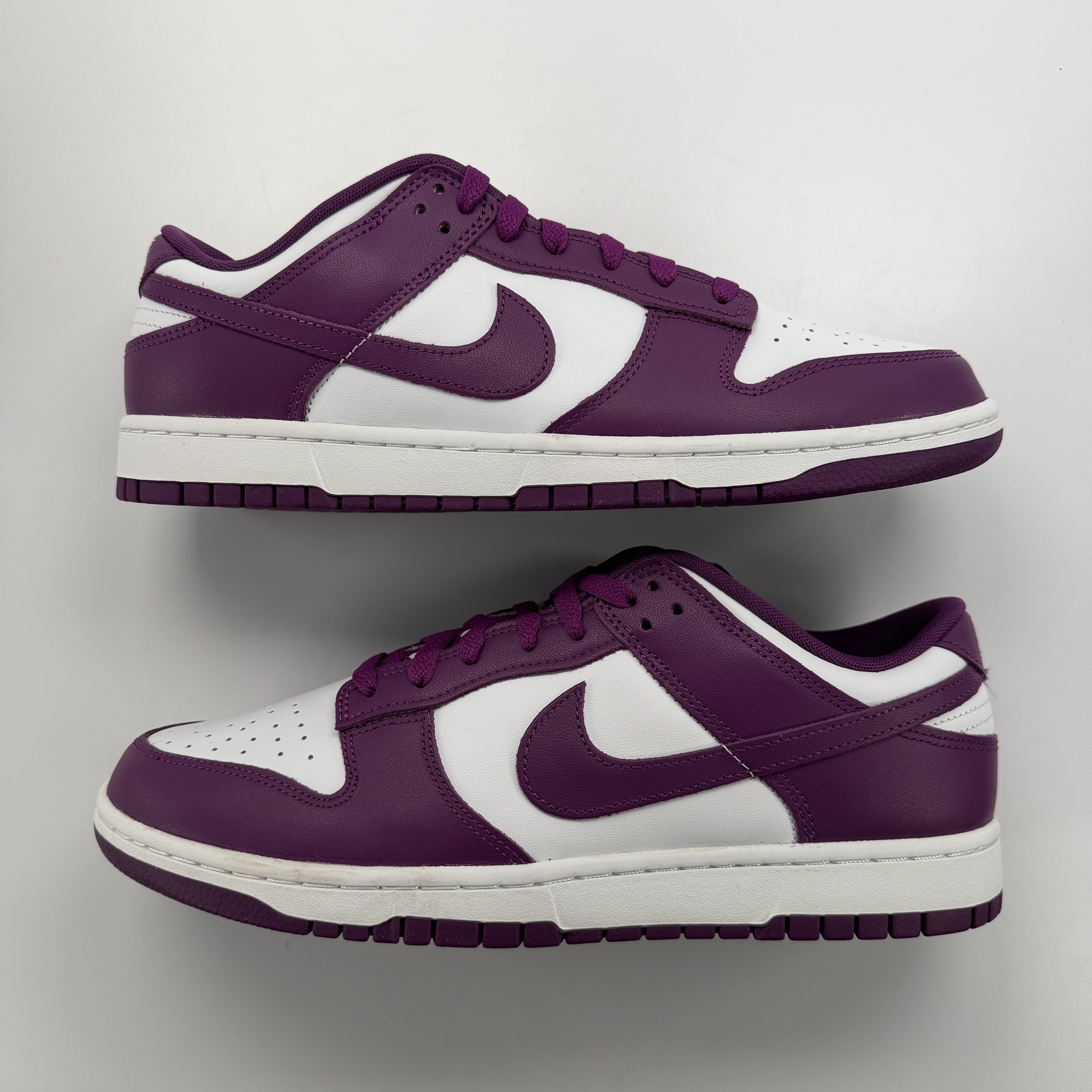 262596 Nike Dunk Low White Viotech