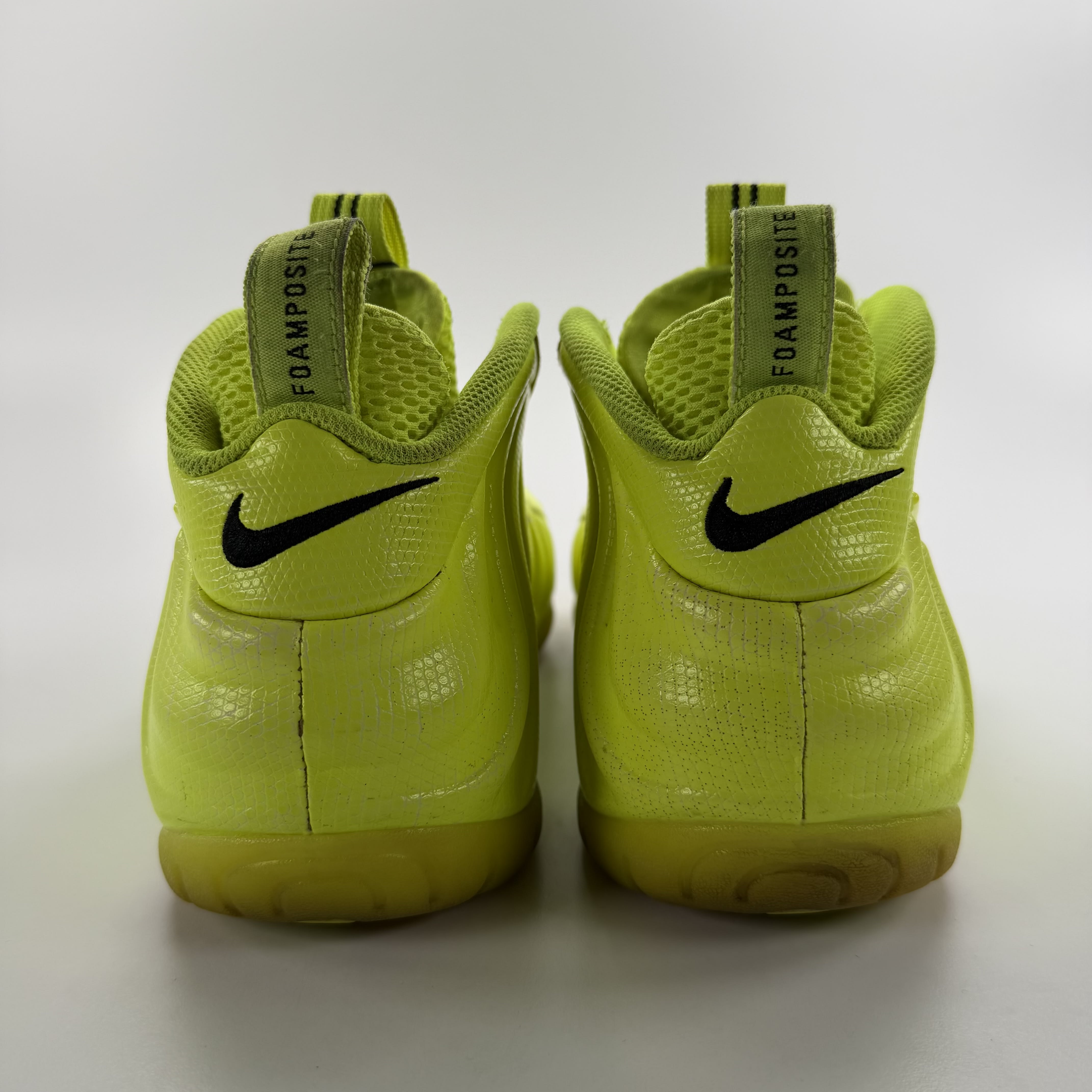 SP1350 Nike Air Foamposite Pro Volt