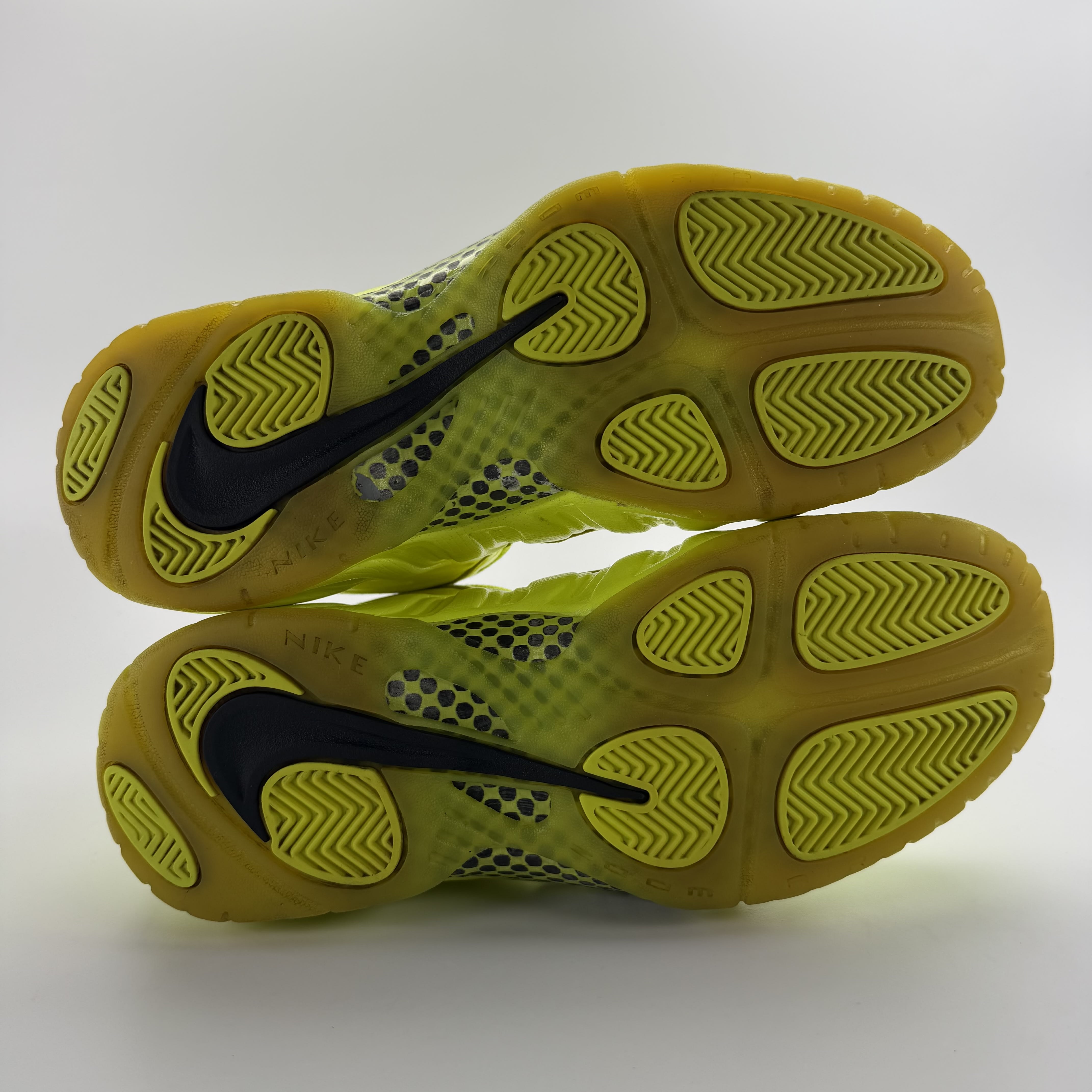 SP1350 Nike Air Foamposite Pro Volt