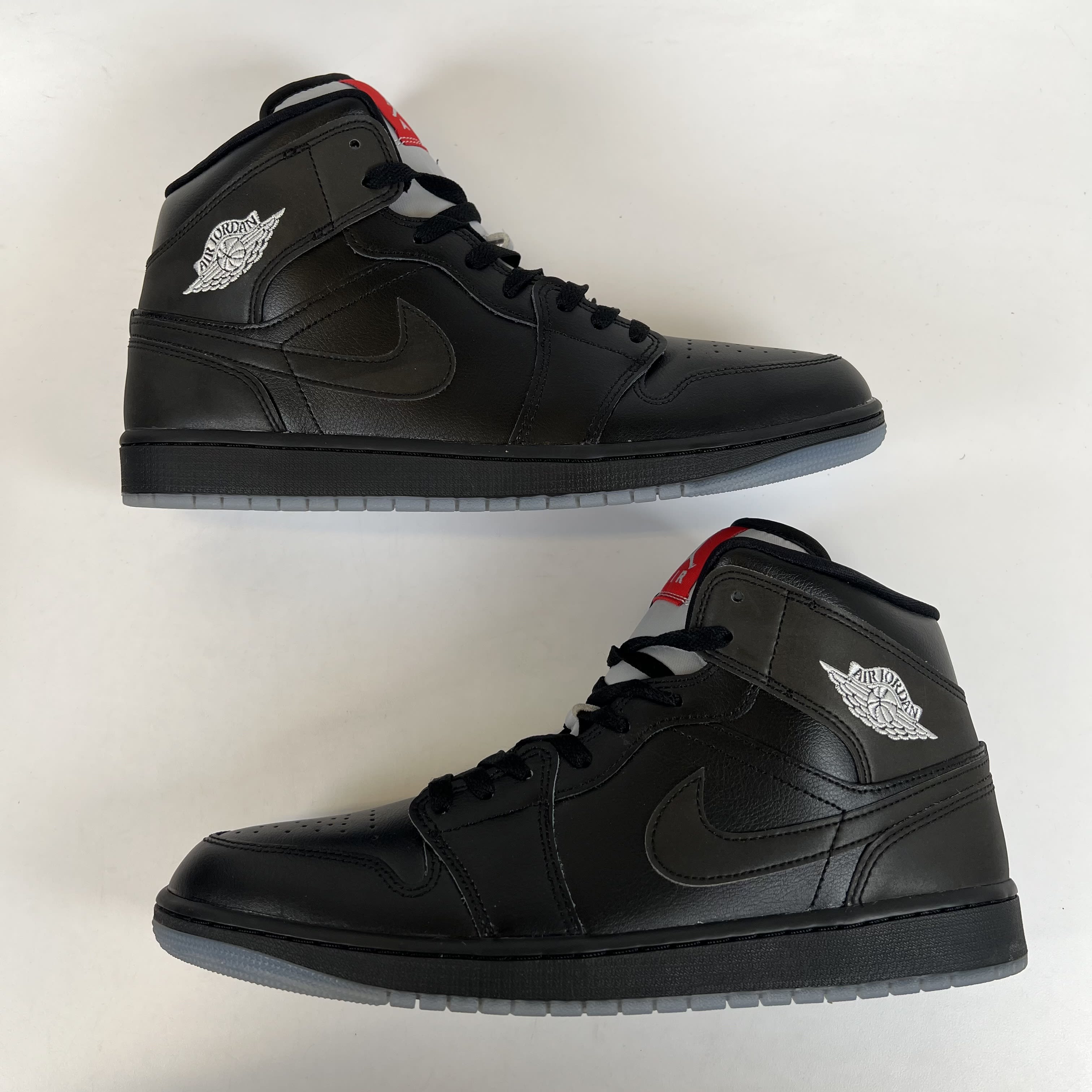 SP13063 Jordan 1 Mid SE Black Metallic Reimagined