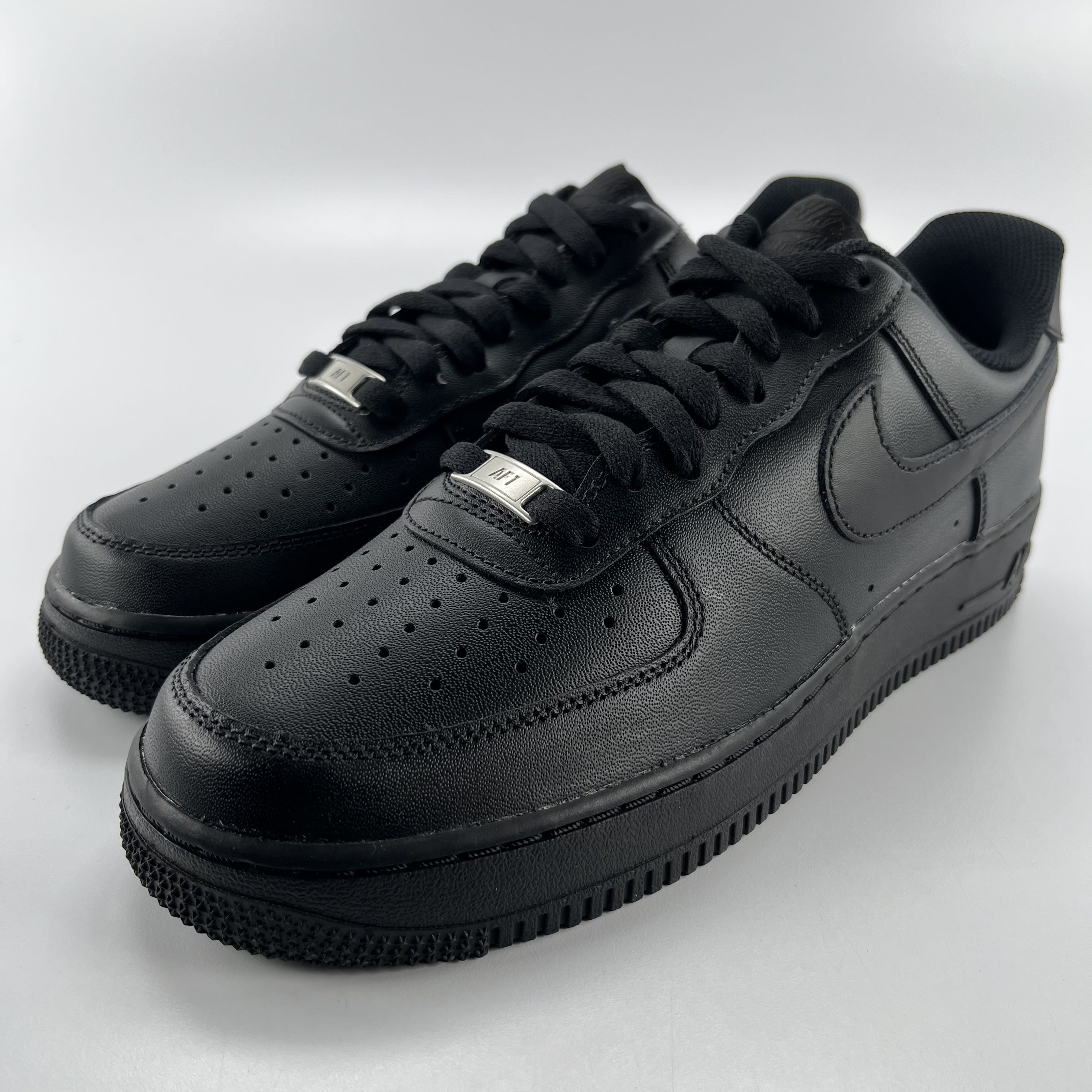 392794 Nike Air Force 1 Low '07 Black (Women's)