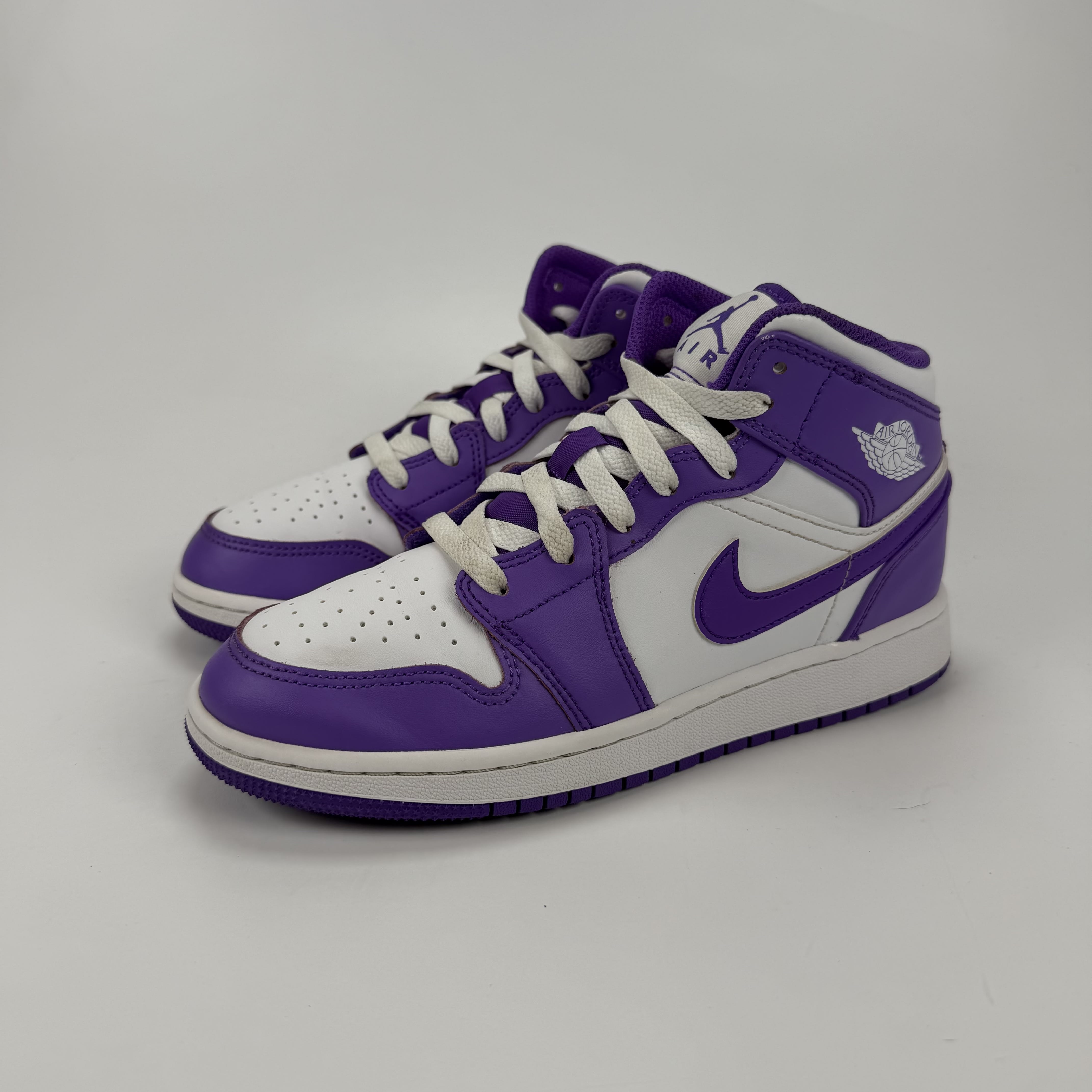 SP4349 Jordan 1 Mid Purple Venom (GS)