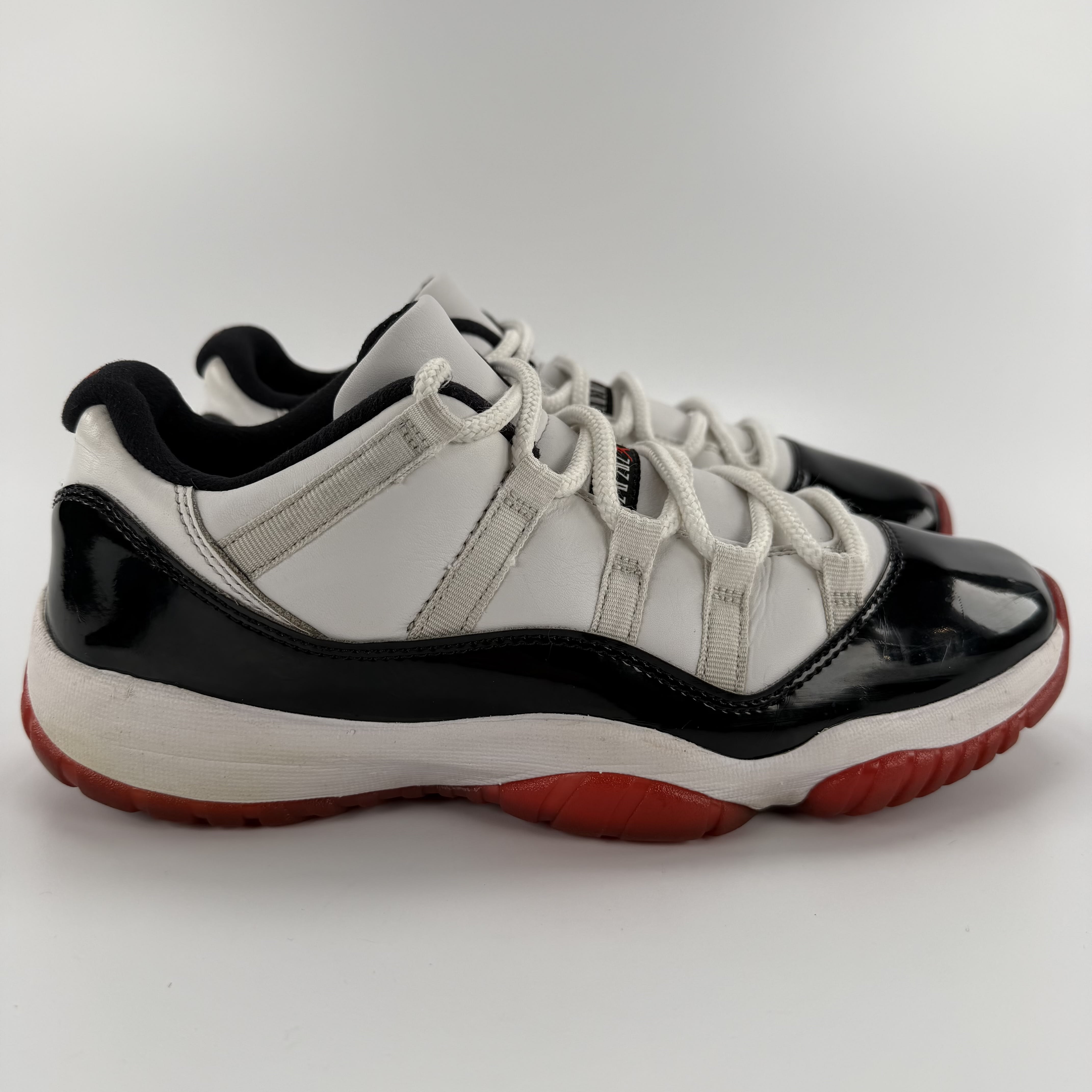 819637 Air Jordan 11 Retro Low 'Concord-Bred'