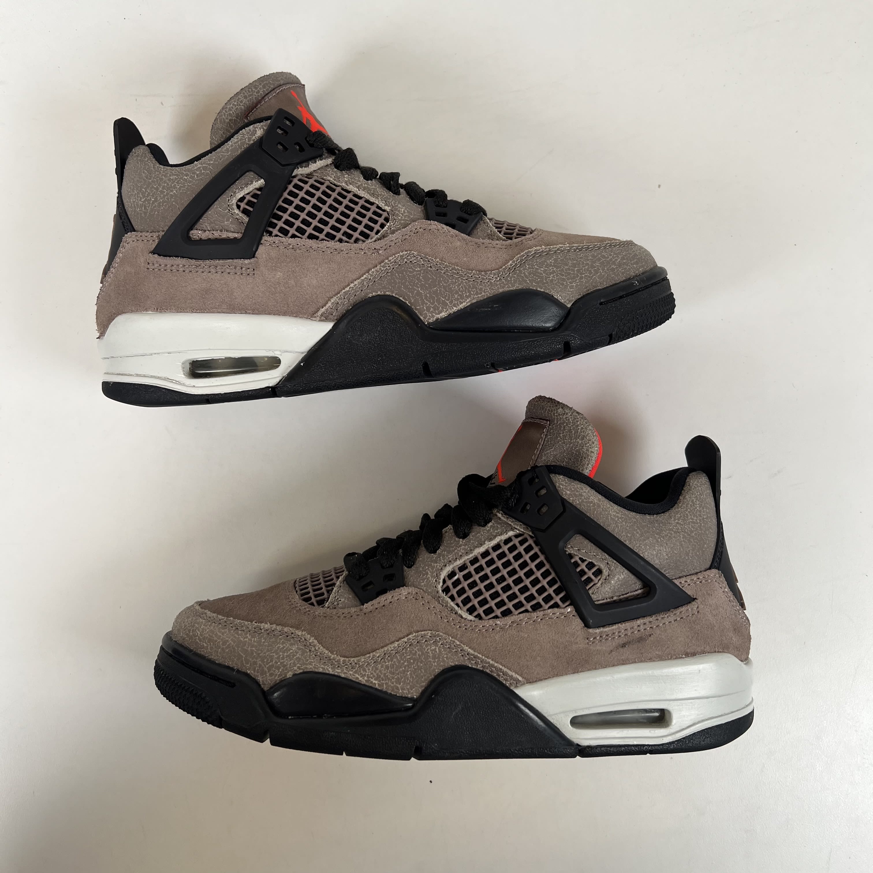 702210 Jordan 4 Retro Taupe Haze (GS)