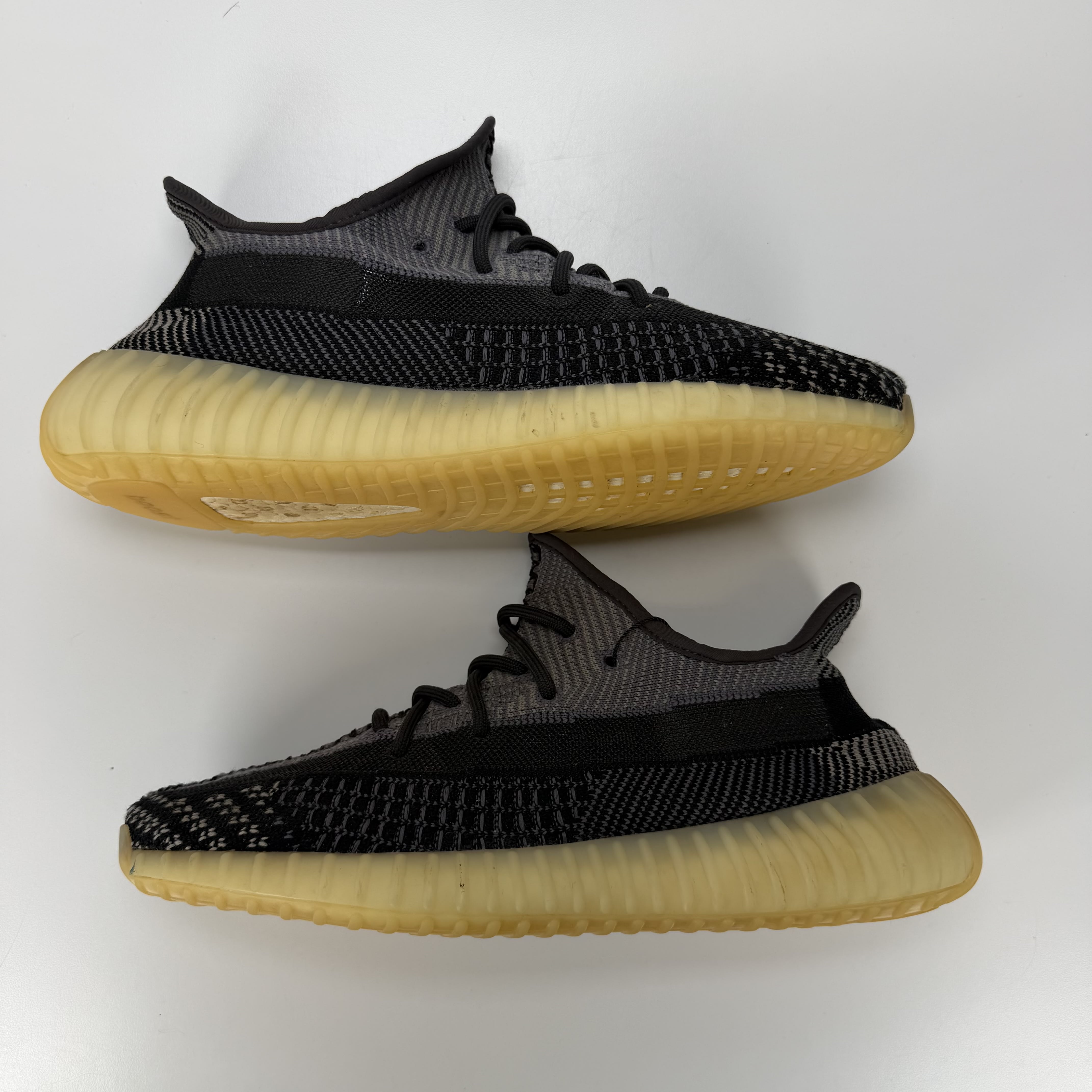 SP4680 adidas Yeezy Boost 350 V2 Carbon